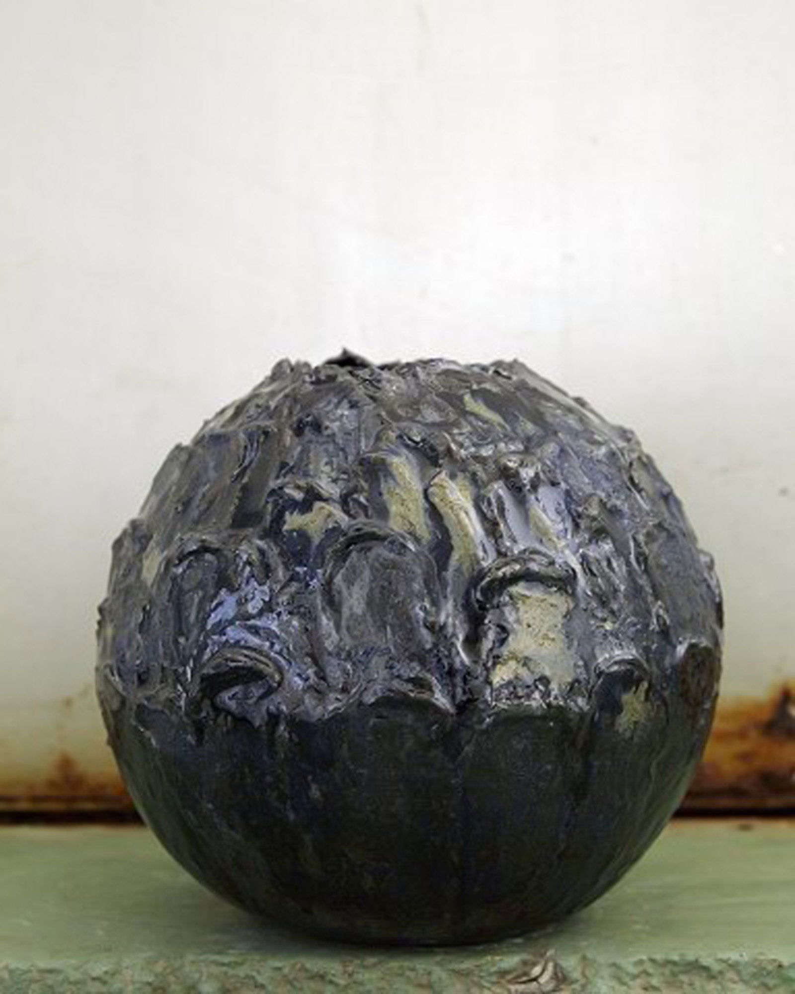 Christina Muff, Danish contemporary ceramicist (b. 1971). Hand modeled stoneware vase from the - 3