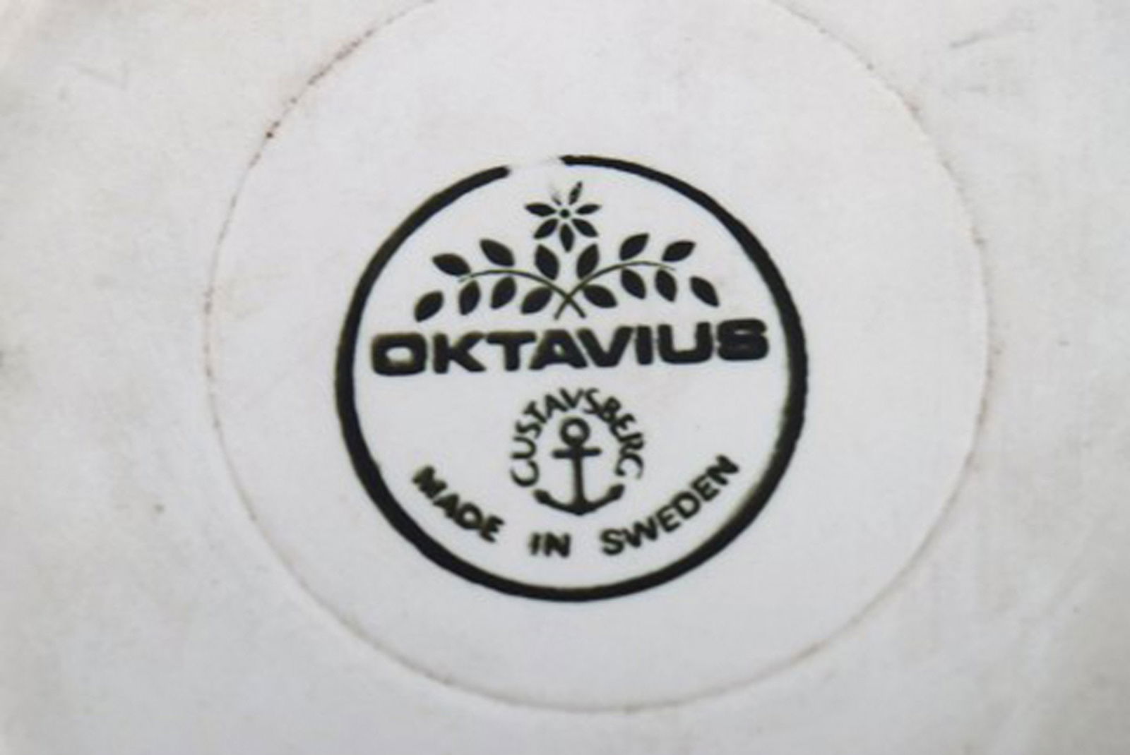 Gustavsberg, Sweden. Three flower pot covers in white glazed stoneware. 1970s. - 5