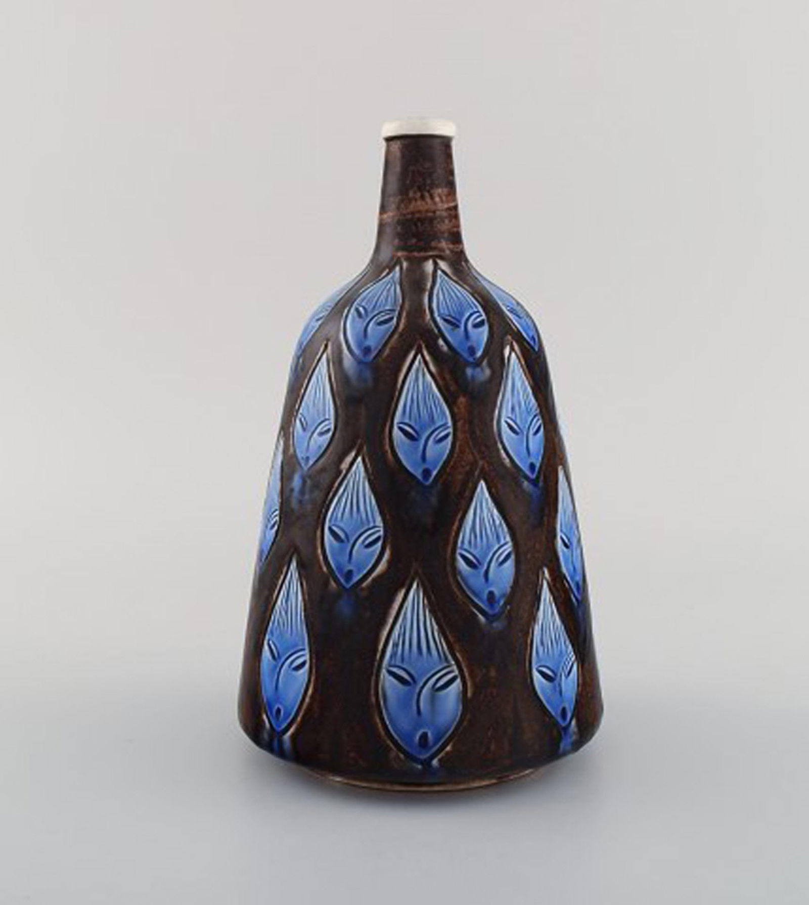 Hertha Bengtsson for Rörstrand. Unique vase in glazed ceramics with female faces. 1960s. - 2