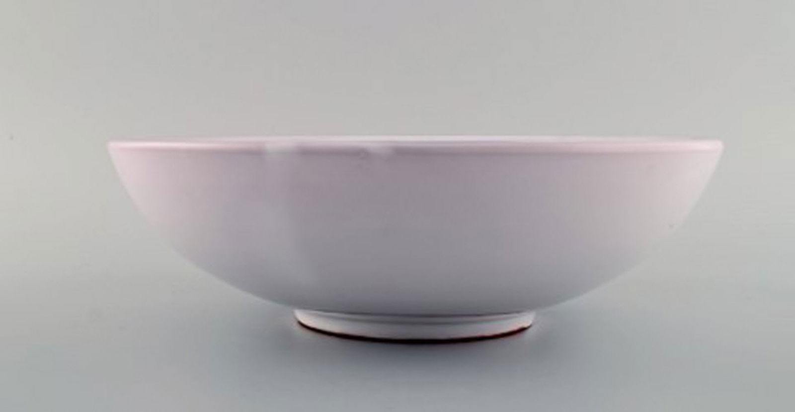 Ingrid Atterberg for Uppsala Ekeby. Large bowl in glazed stoneware. Striped design in blue and pink - 4