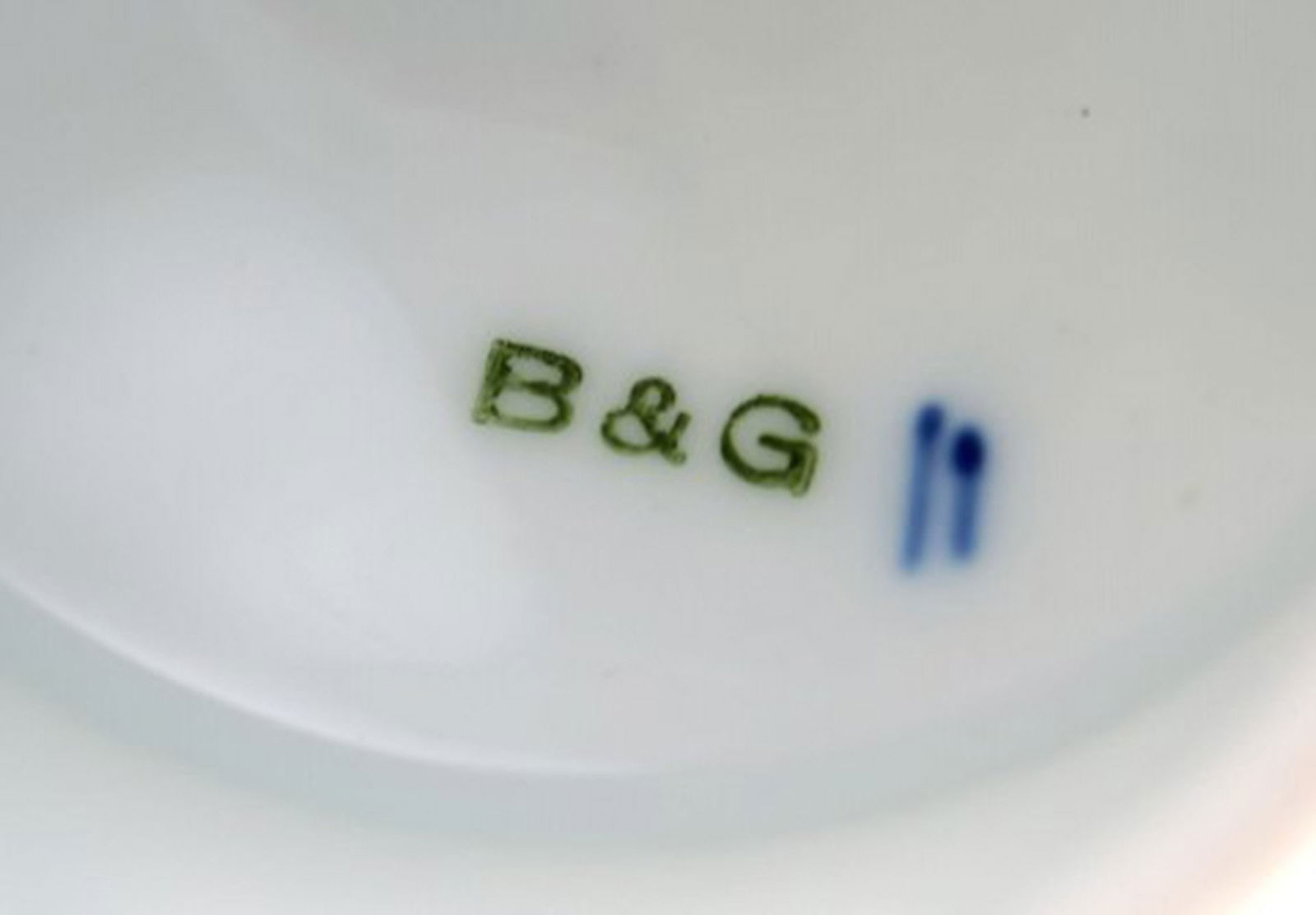 Bing and Grondahl lid for a jug / pot in hand-painted porcelain. Lid knob in the form of a snail. - 4