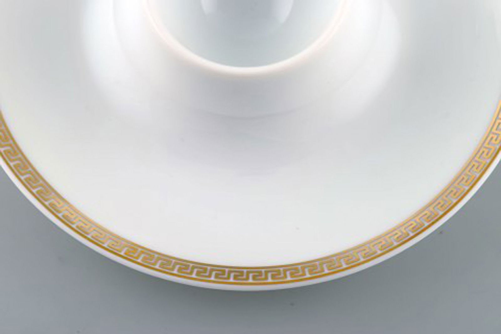 Gianni Versace / Paul Wunderlich for Rosenthal. "Médaillon Méandre D'or" porcelain egg cup - 3