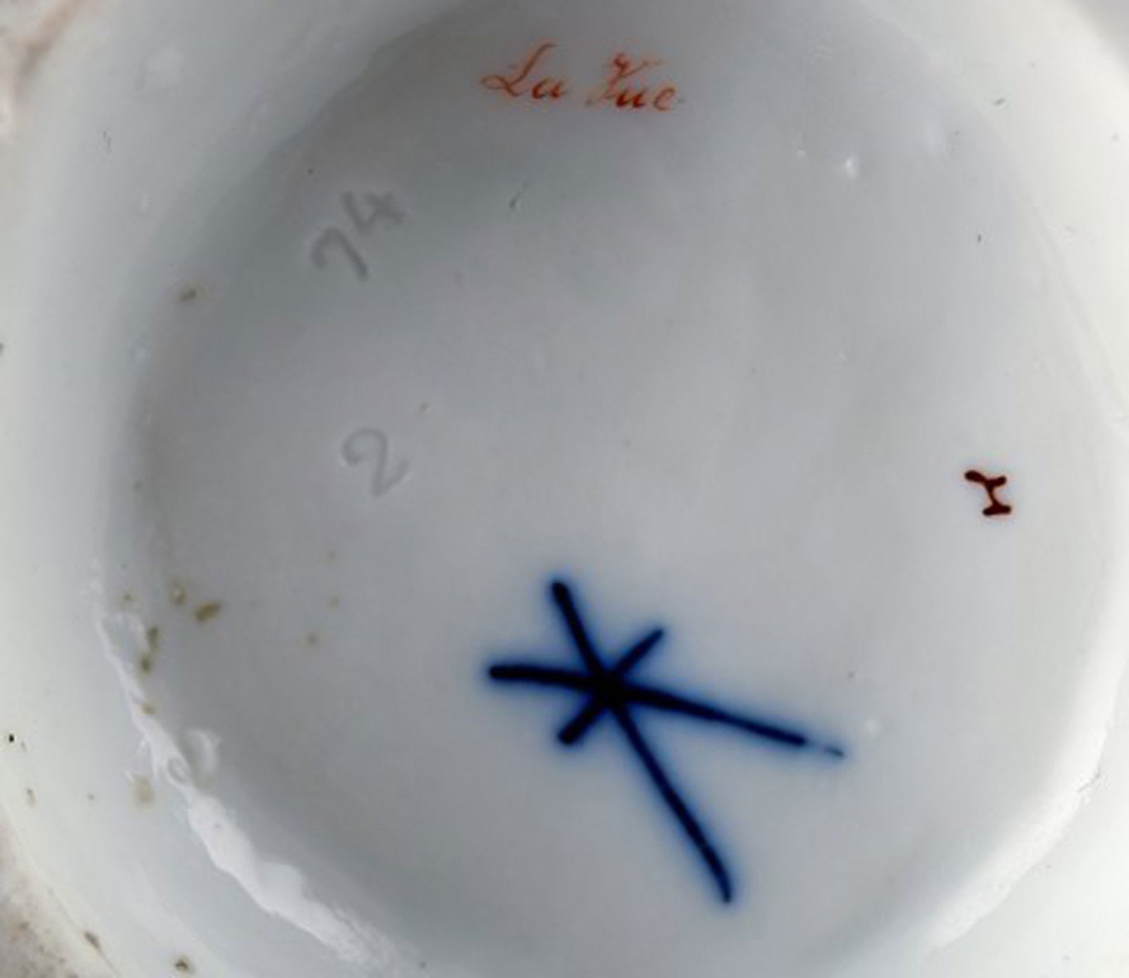 Antique porcelain figurine in Meissen style, late 19c. Overglaze. - 5