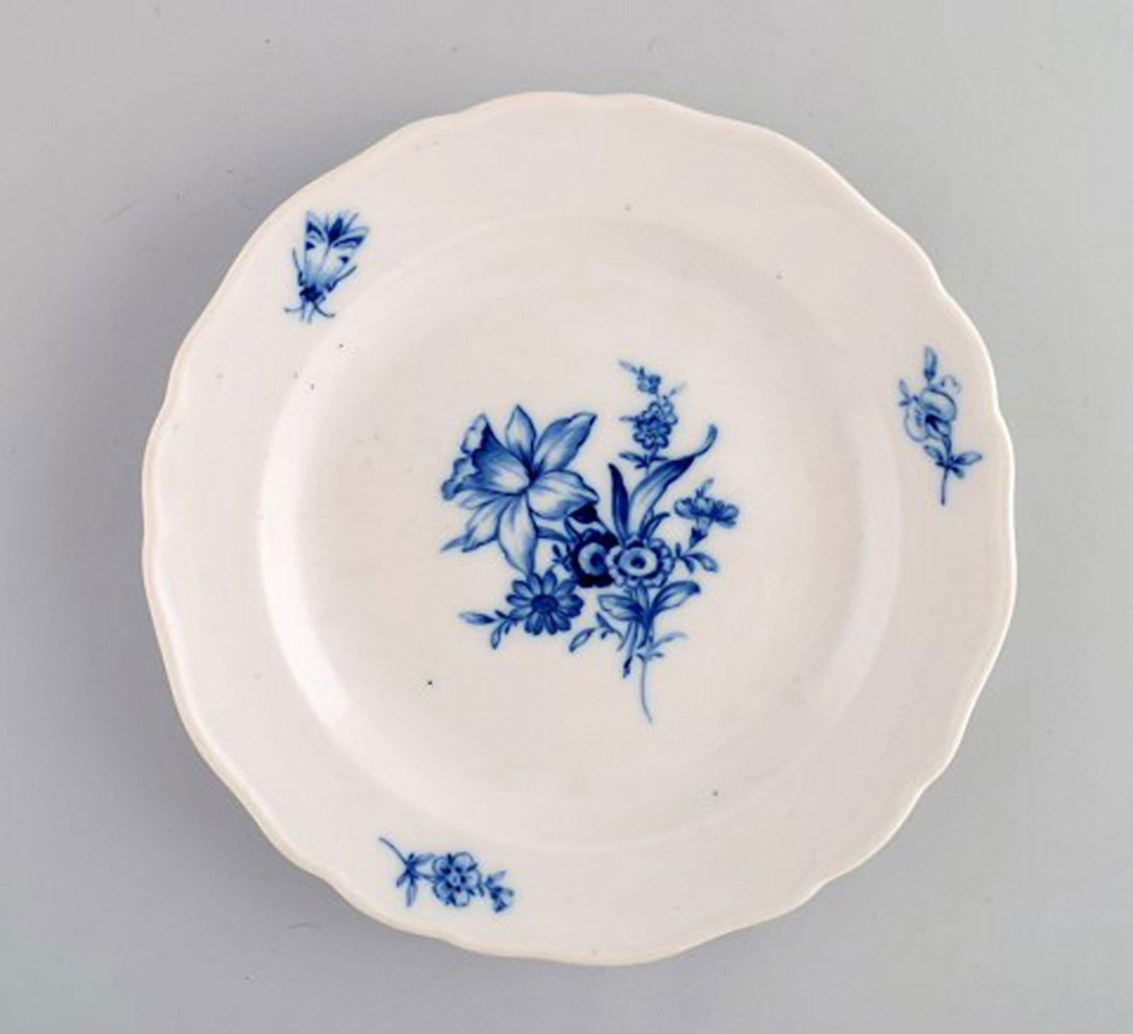 Meissen blue onion. 3 plates. Ca. 1920. - 3