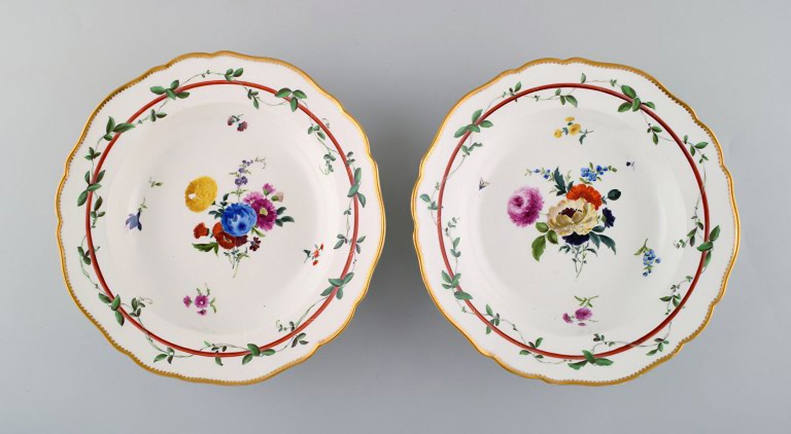 Two antique Meissen deep plates in pierced porcelain with hand-painted floral motifs. Museum (1 of 7)