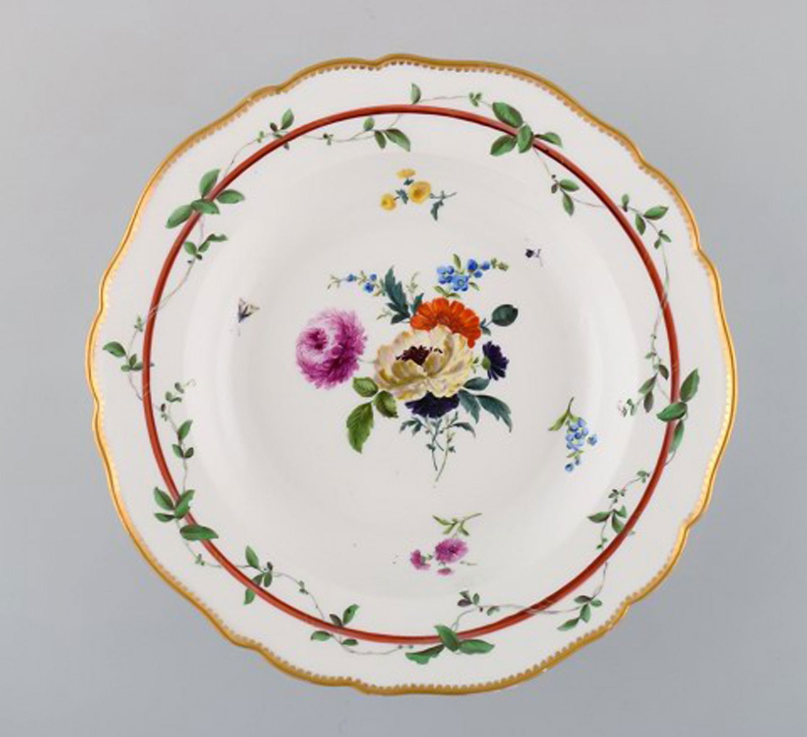 Two antique Meissen deep plates in pierced porcelain with hand-painted floral motifs. Museum - 4