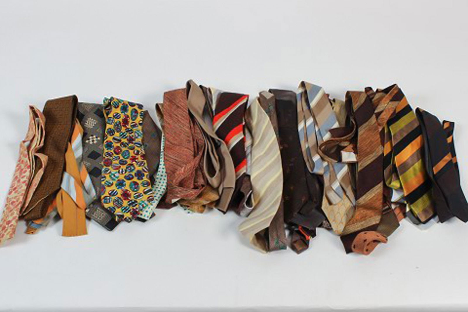 Royal Copenhagen Christmas plate 1961. Factory first. In good condition.: Title: Royal Copenhagen Christmas plate 1961. Factory first. In good condition. Description: Royal Copenhagen Christmas plate 1961. Factory first. In good condition. 17 cm. in diameter. Reserve: 