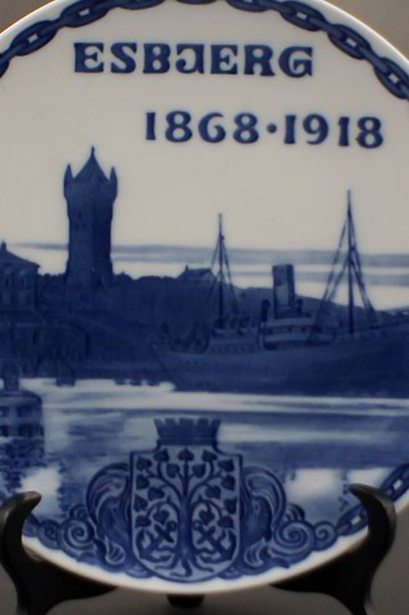 Royal Copenhagen Christmas and memorial plates. 5 pcs. in stock. - 7