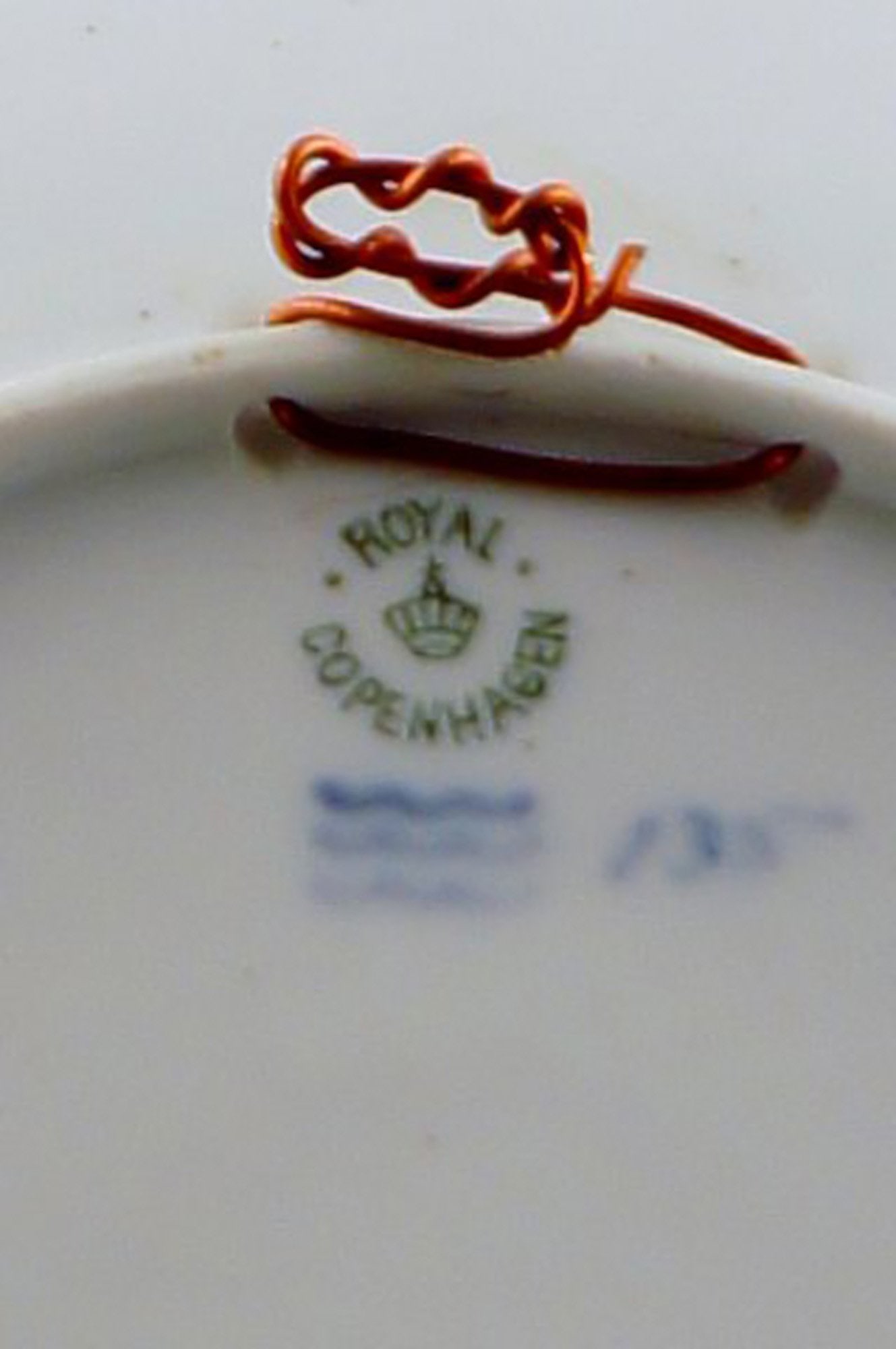 Royal Copenhagen Christmas and memorial plates. 5 pcs. in stock. - 8