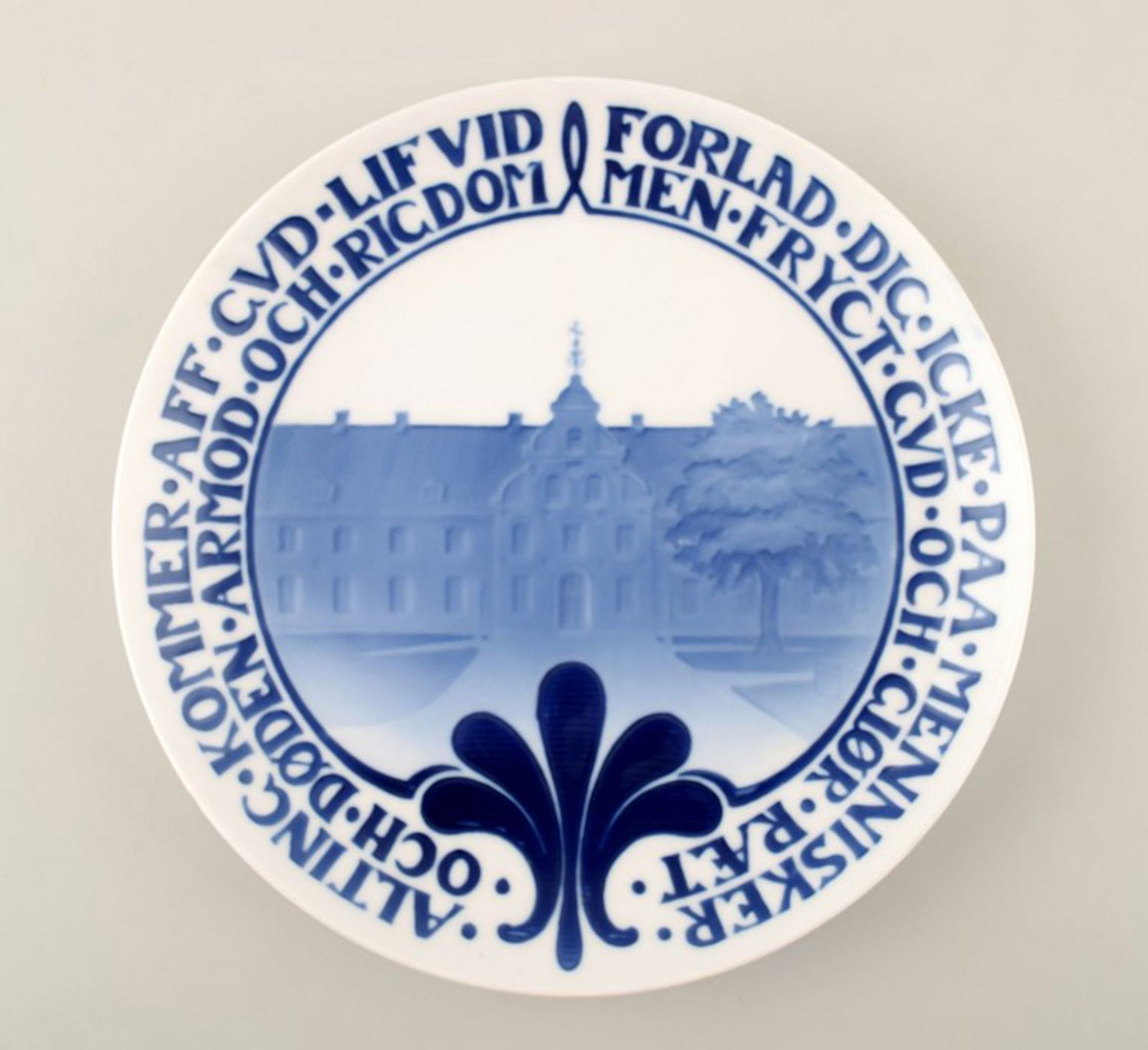 Rare B&G, Bing & Grondahl commemorative / jubilee plate. Klitgaard, Soro. 450 copies.: Title: Rare B&G, Bing & Grondahl commemorative / jubilee plate. Klitgaard, Soro. 450 copies. Description: Rare B&G, Bing & Grondahl commemorative / jubilee plate. Klitgaard, Soro. 450 copies. 20 cm. 1