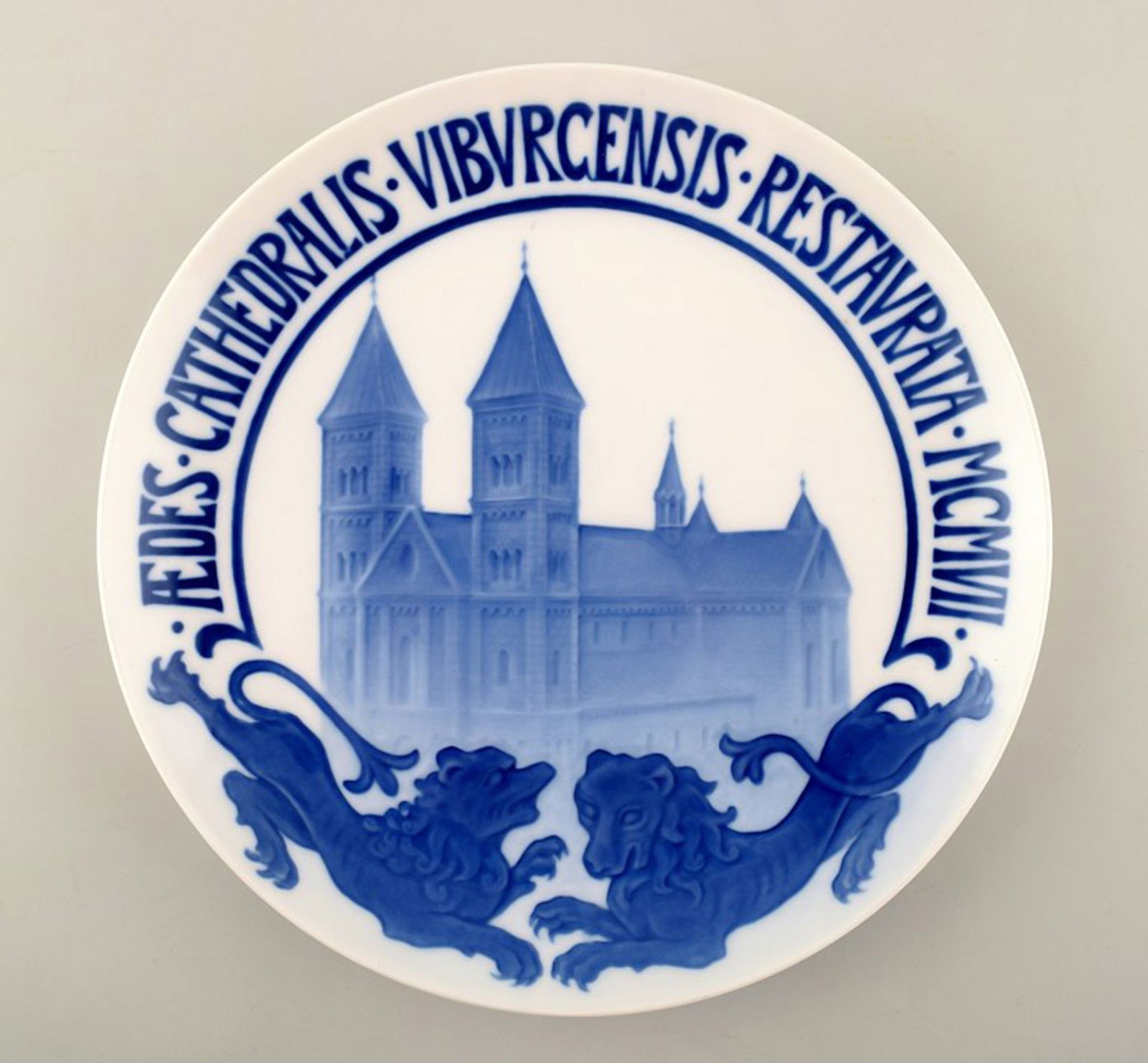 Rare B&G, Bing & Grondahl commemorative / jubilee plate.: Title: Rare B&G, Bing & Grondahl commemorative / jubilee plate. Description: Rare B&G, Bing & Grondahl commemorative / jubilee plate. 22.5 cm. 1st. factory quality. In perfect condition. Reserve: $14