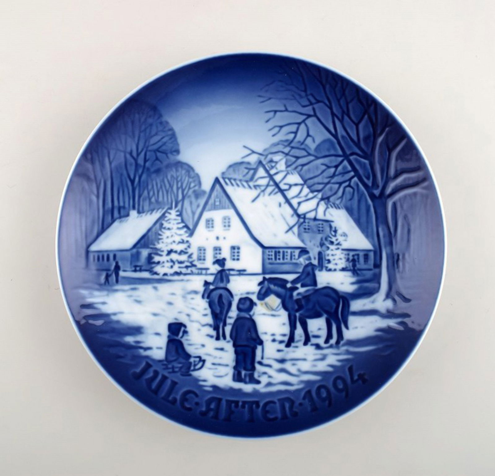 Bing & Grondahl Christmas Plate 1994. "Winter day in the Royal deergarden." Designed by Jørgen: Title: Bing & Grondahl Christmas Plate 1994. "Winter day in the Royal deergarden." Designed by Jørgen Nielsen. Description: Bing & Grondahl Christmas Plate 1994. "Winter day in the Royal deergard
