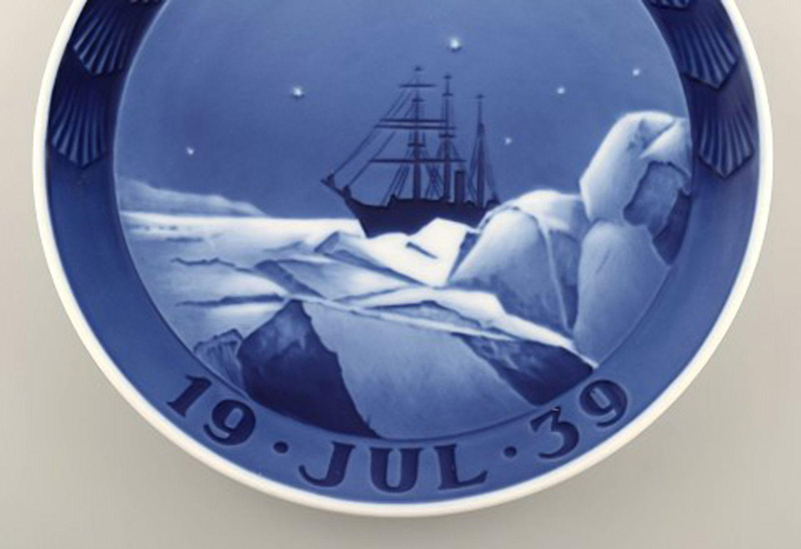 Royal Copenhagen, Christmas plate from 1939. - 3