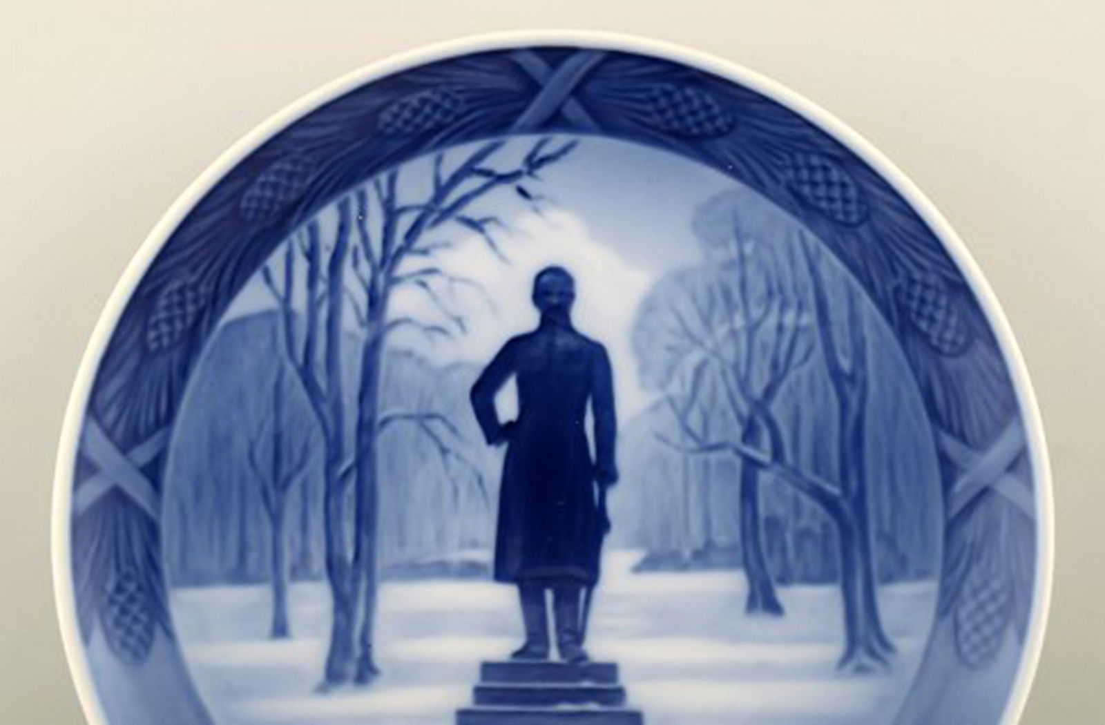 Royal Copenhagen, Christmas plate from 1932. - 2