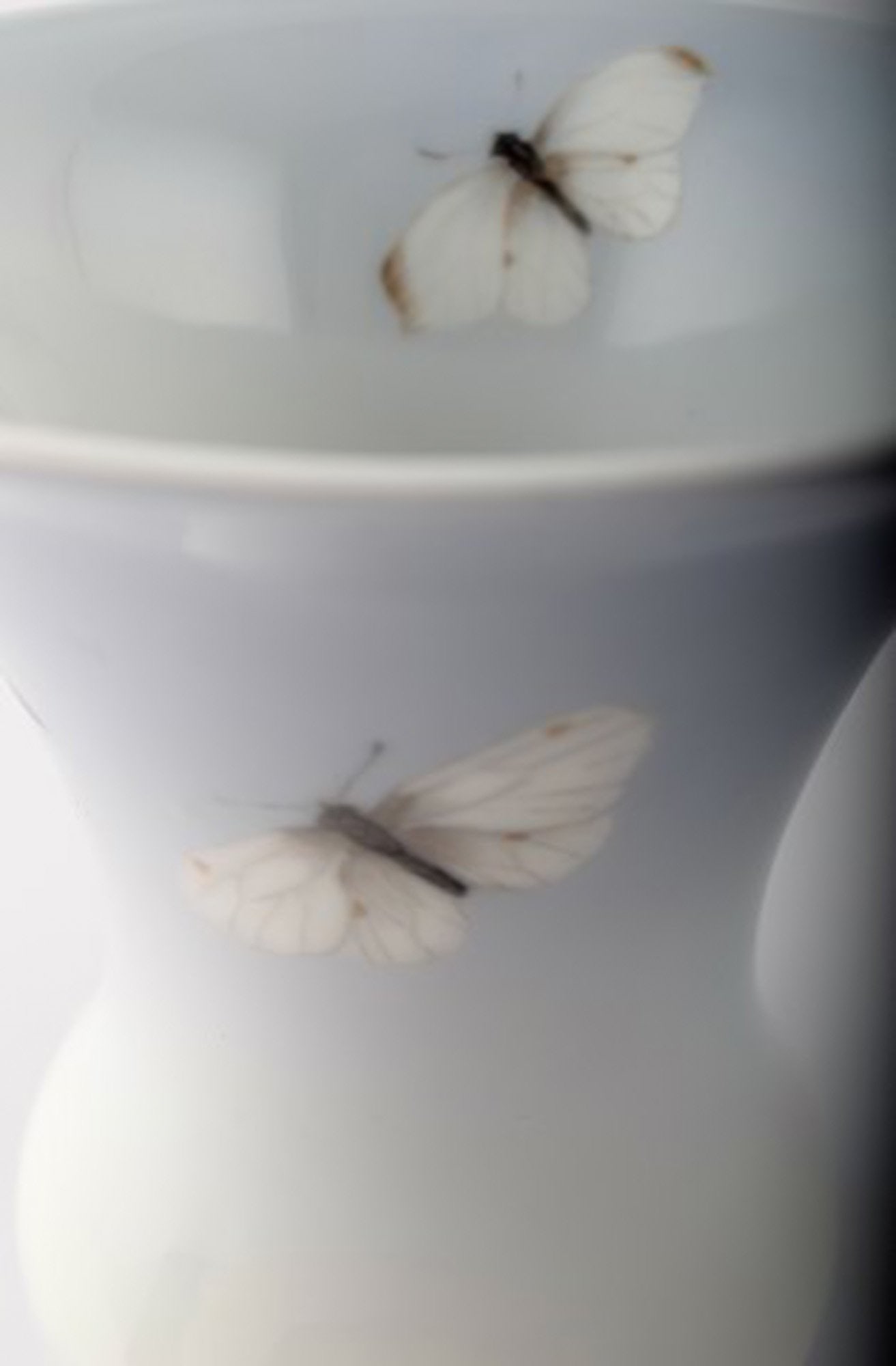 Royal Copenhagen Art Nouveau vase, decorated with flowers. - 3