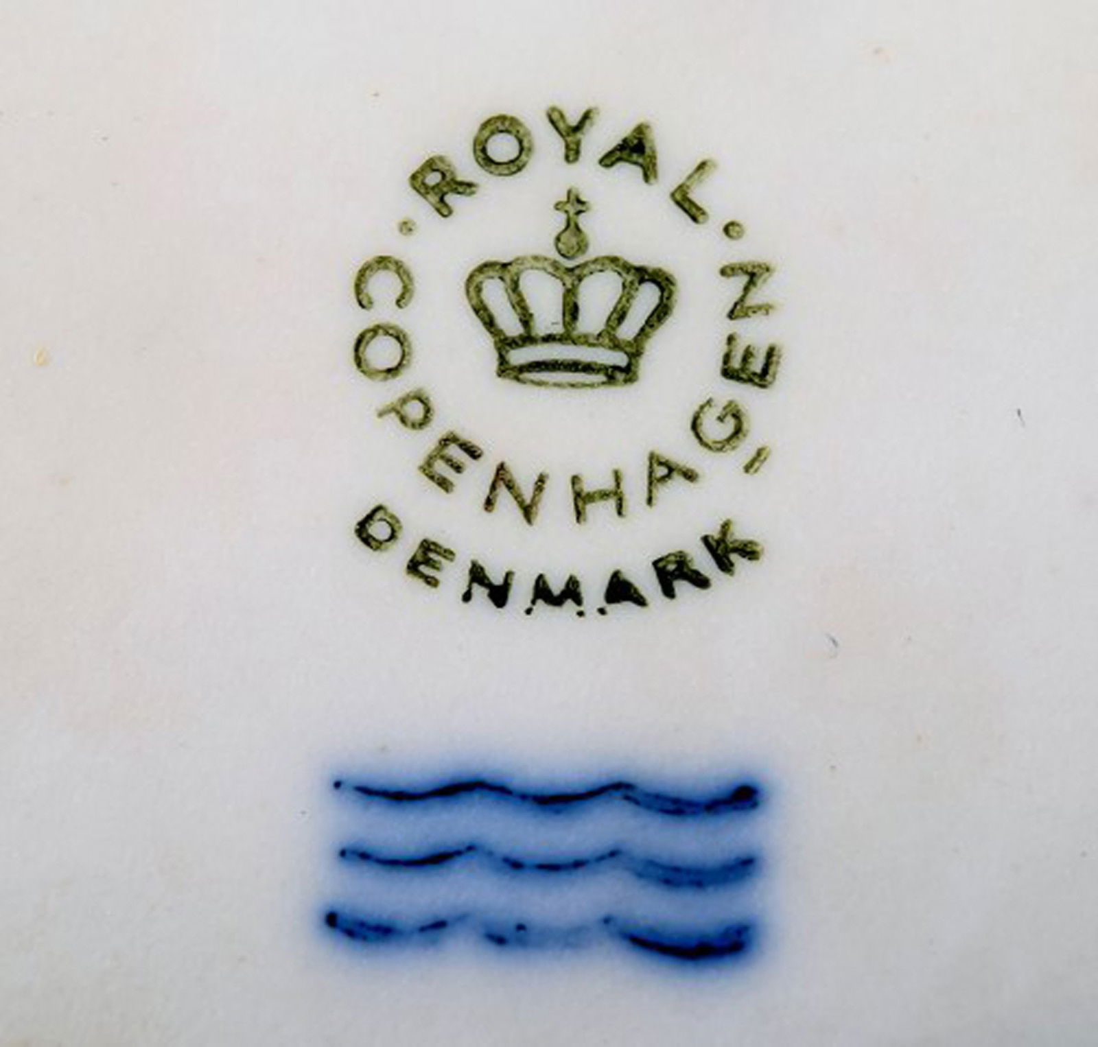 5 Royal Copenhagen biscuit plaques after Thorvaldsen. - 3