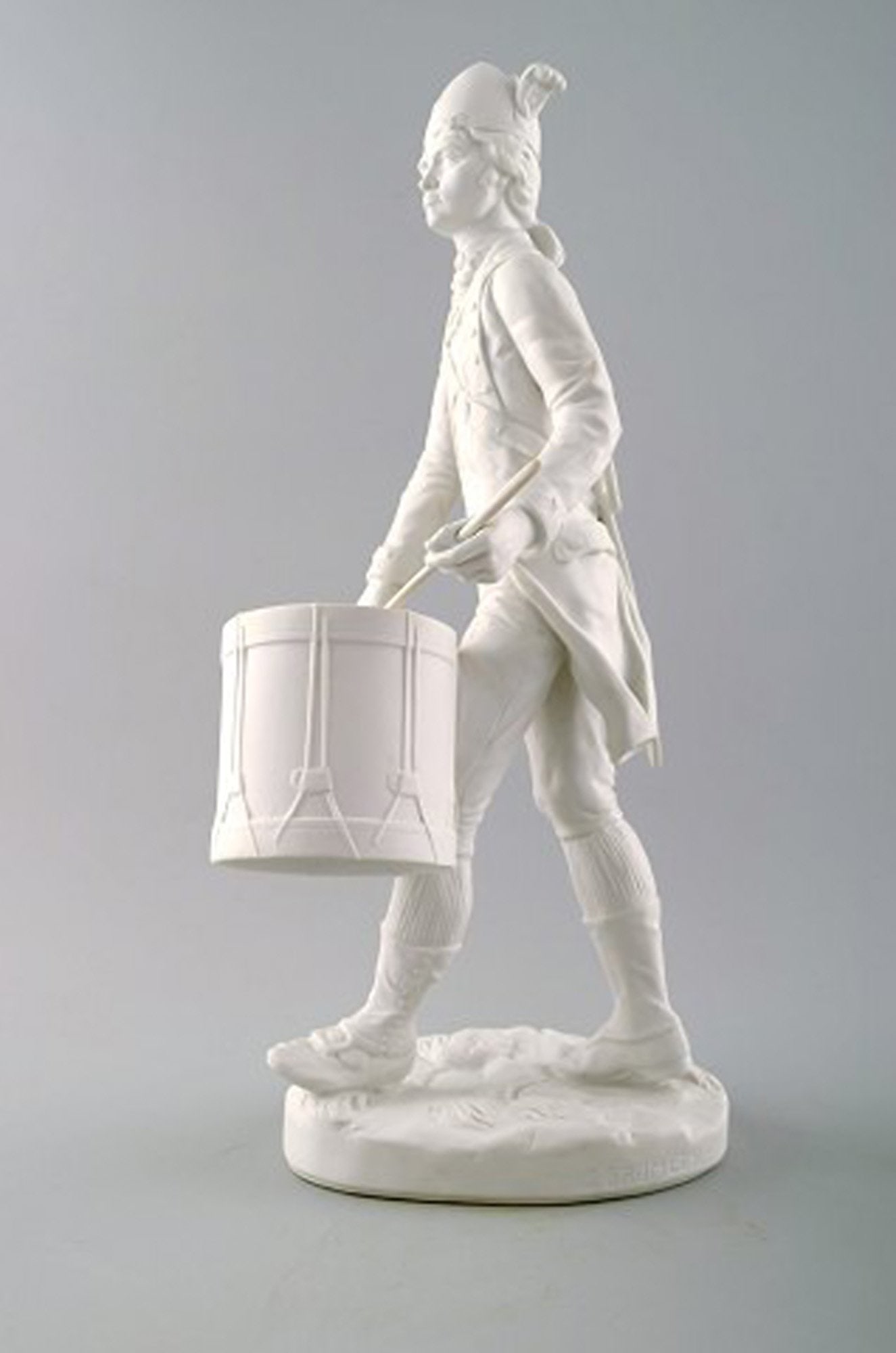 J. Bromley for B&G: "American Drummer Boy. 1st Maryland Circa 1776". A B&G bisquit figurine. - 2