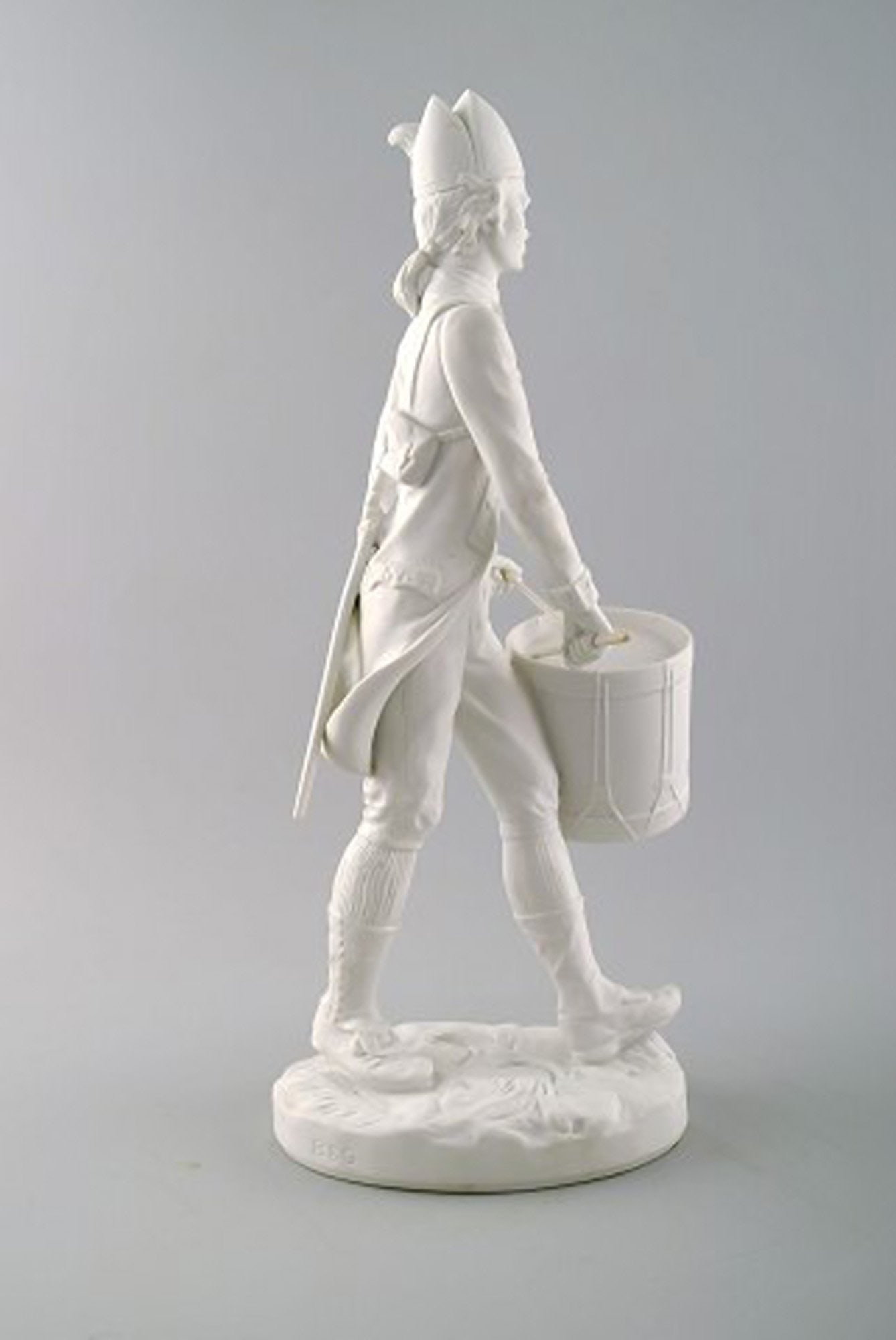 J. Bromley for B&G: "American Drummer Boy. 1st Maryland Circa 1776". A B&G bisquit figurine. - 4