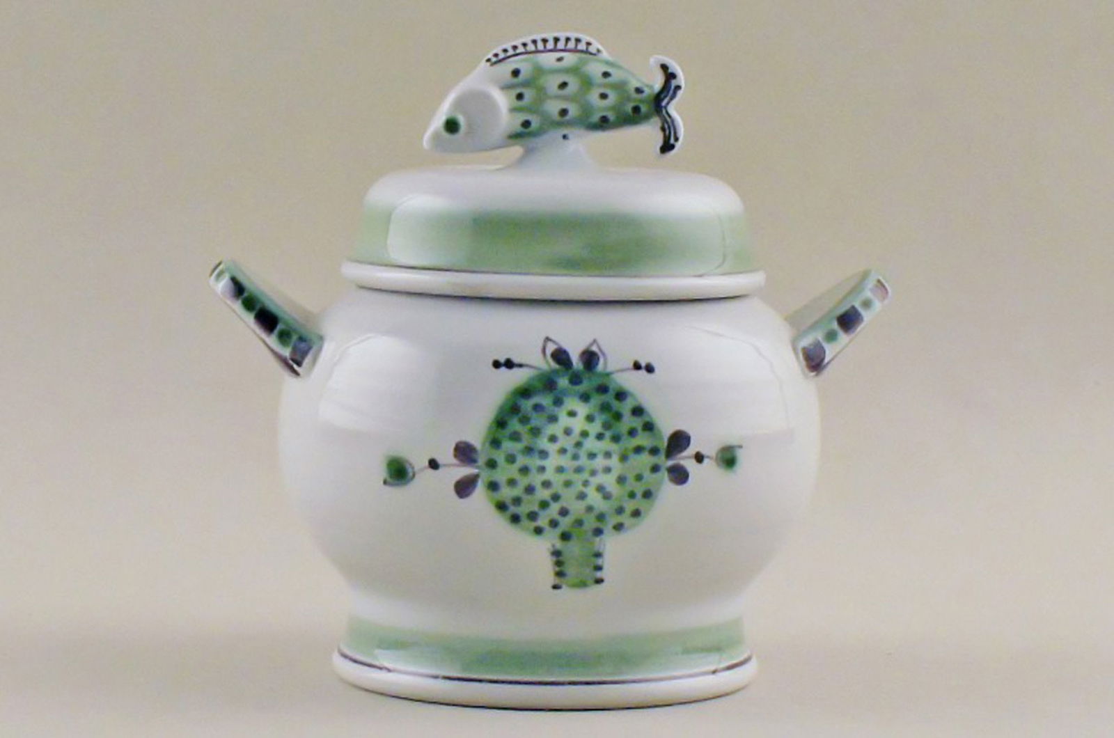 Rare Aluminia lidded jar, lid with fish on top.: Title: Rare Aluminia lidded jar, lid with fish on top. Description: Rare Aluminia lidded jar, lid with fish on top. Measures 14 x 15 cm. Stamped 613/3350 BJ MA In good condition. Factory first. 