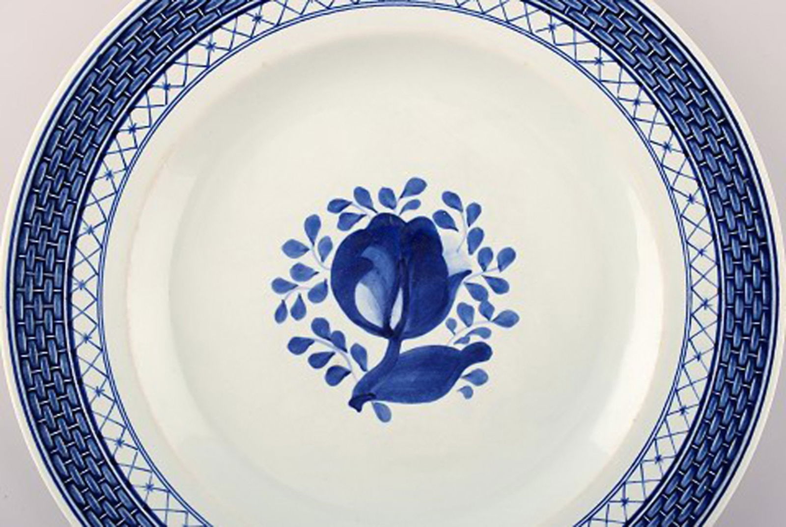 Tranquebar lunch plates from Royal Copenhagen / Aluminia. 9 plates in stock. Decoration number - 2