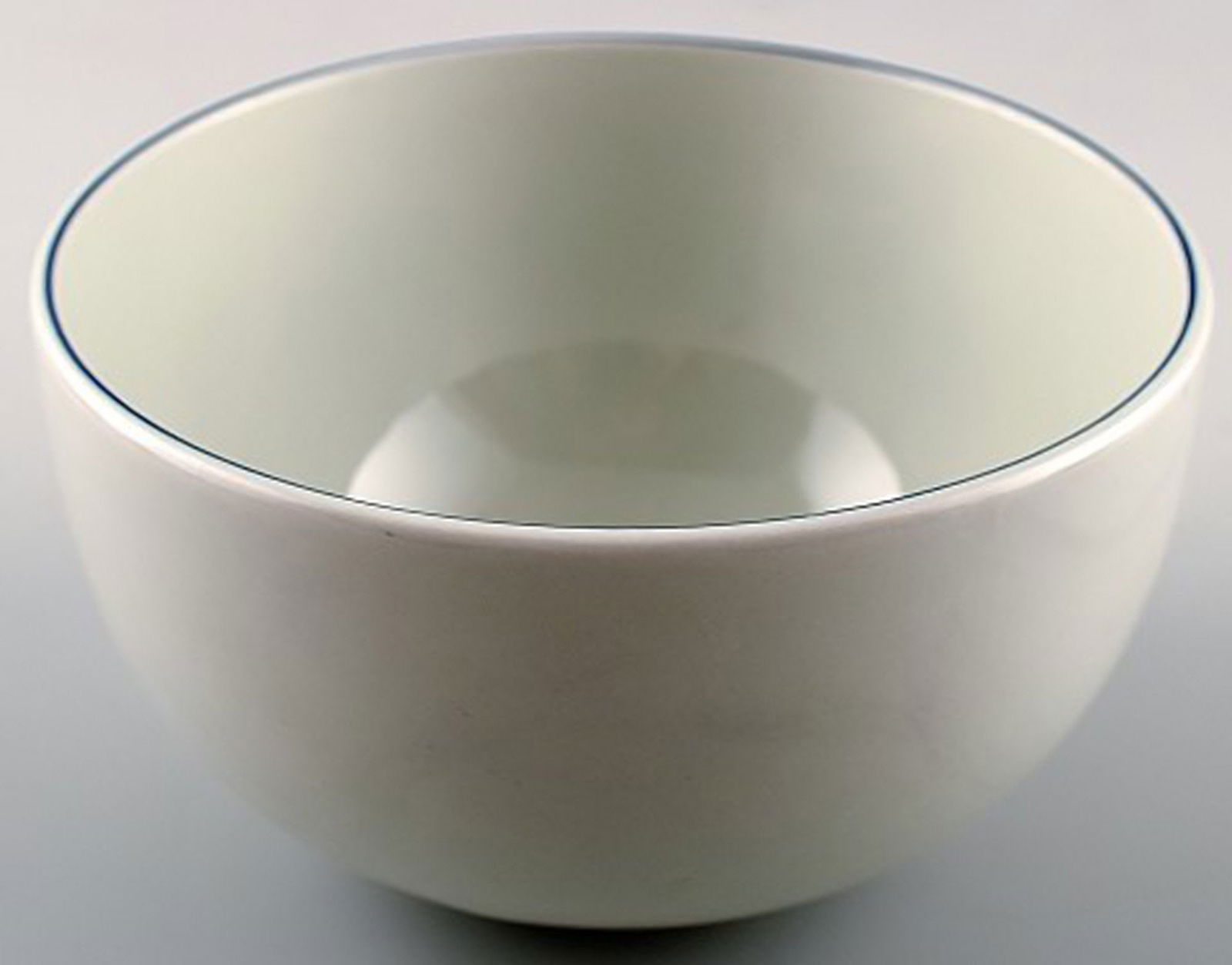Aluminia/Royal Copenhagen blue line, earthenware bowl. 1 sold. - 2
