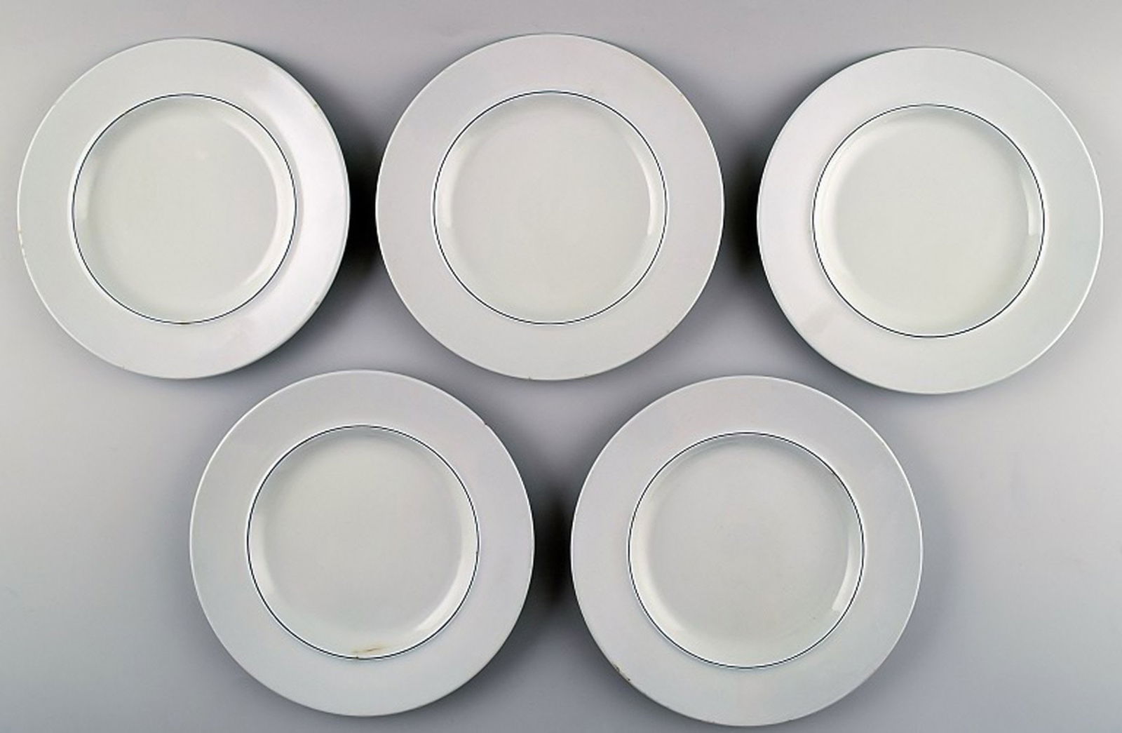 Deep plates for soup / pasta / porridge / yogurt. Aluminia/Royal Copenhagen blue line, earthenware.: Title: Deep plates for soup / pasta / porridge / yogurt. Aluminia/Royal Copenhagen blue line, earthenware. 5 pcs. in stock. Description: 5 deep plates for soup / pasta / porridge / yogurt.