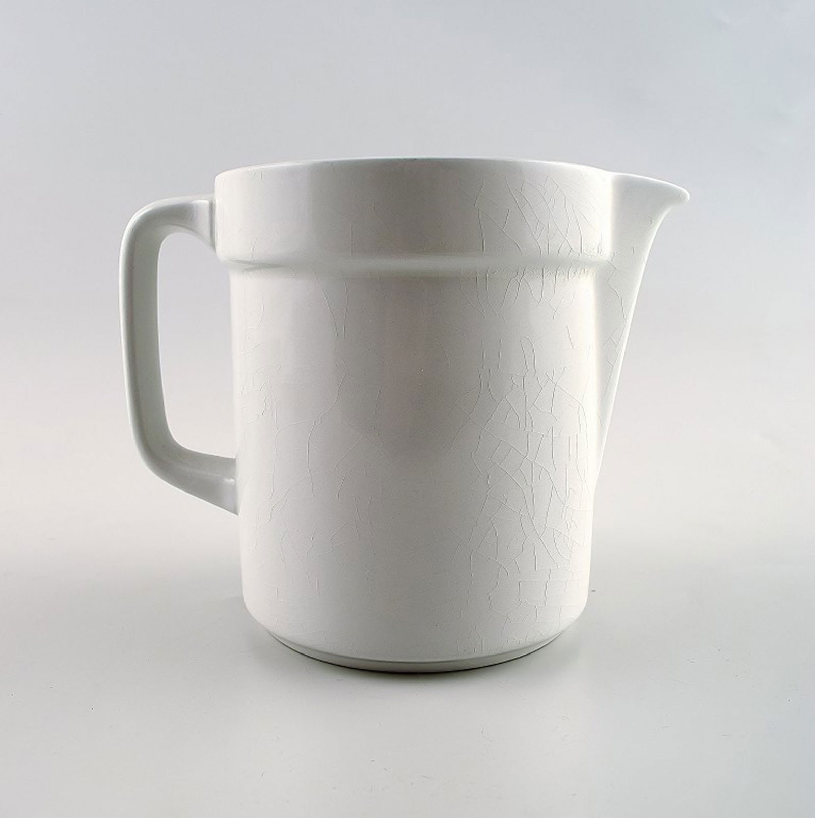 Aluminia/Royal Copenhagen Blue Line, earthenware. Large jug.: Title: Aluminia/Royal Copenhagen Blue Line, earthenware. Large jug. Description: Aluminia/Royal Copenhagen Blue Line, earthenware. Jug with lid. Blue line is designed by Grethe Meyer for Aluminia and