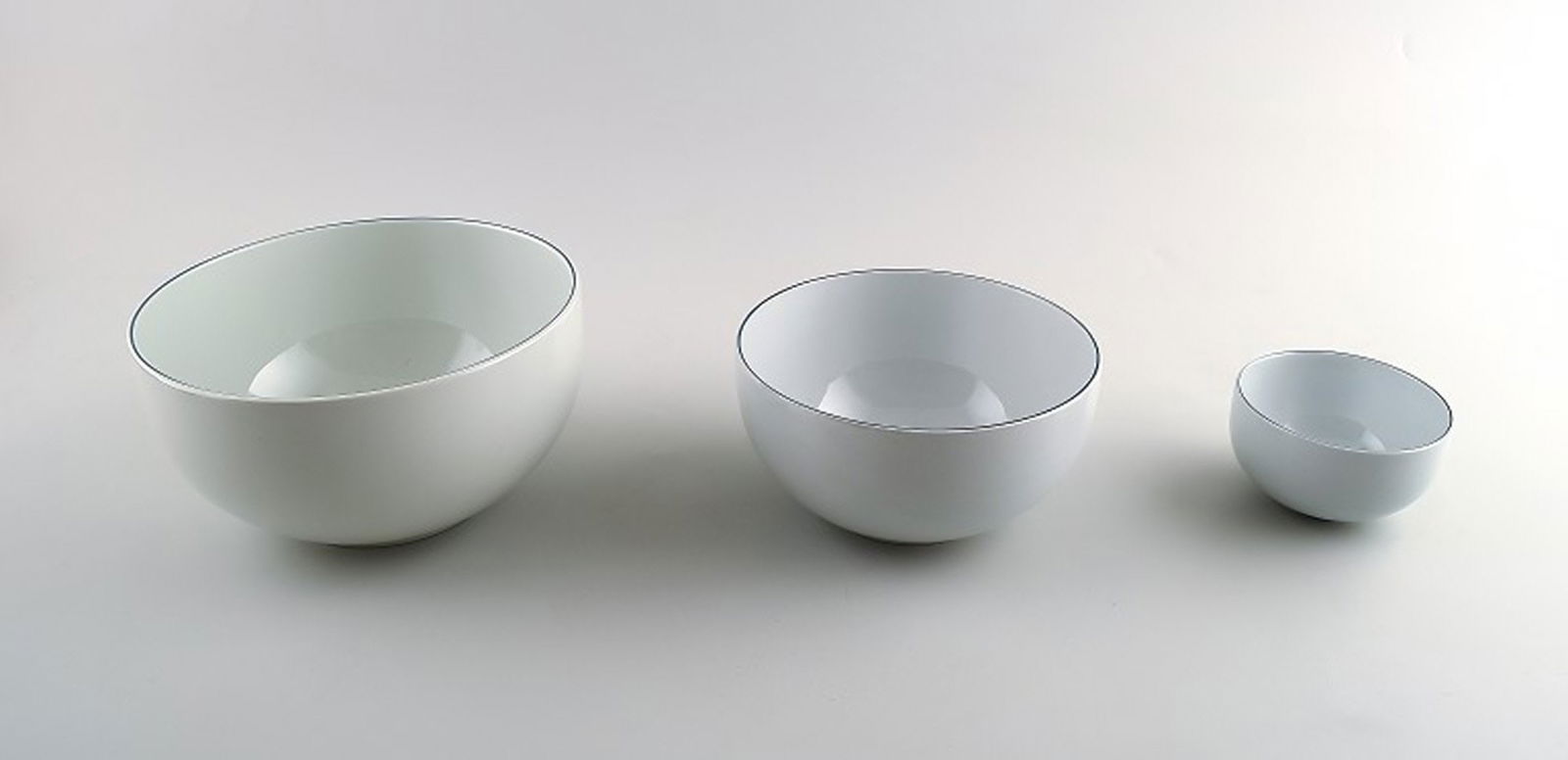 3 bowls. Royal Copenhagen/Aluminia Blue Line, earthenware. Blue Line is designed by Grethe Meyer for: Title: 3 bowls. Royal Copenhagen/Aluminia Blue Line, earthenware. Blue Line is designed by Grethe Meyer for Aluminia and later Royal Copenhagen. Description: 3 bowls. Royal Copenhagen/Aluminia Blue