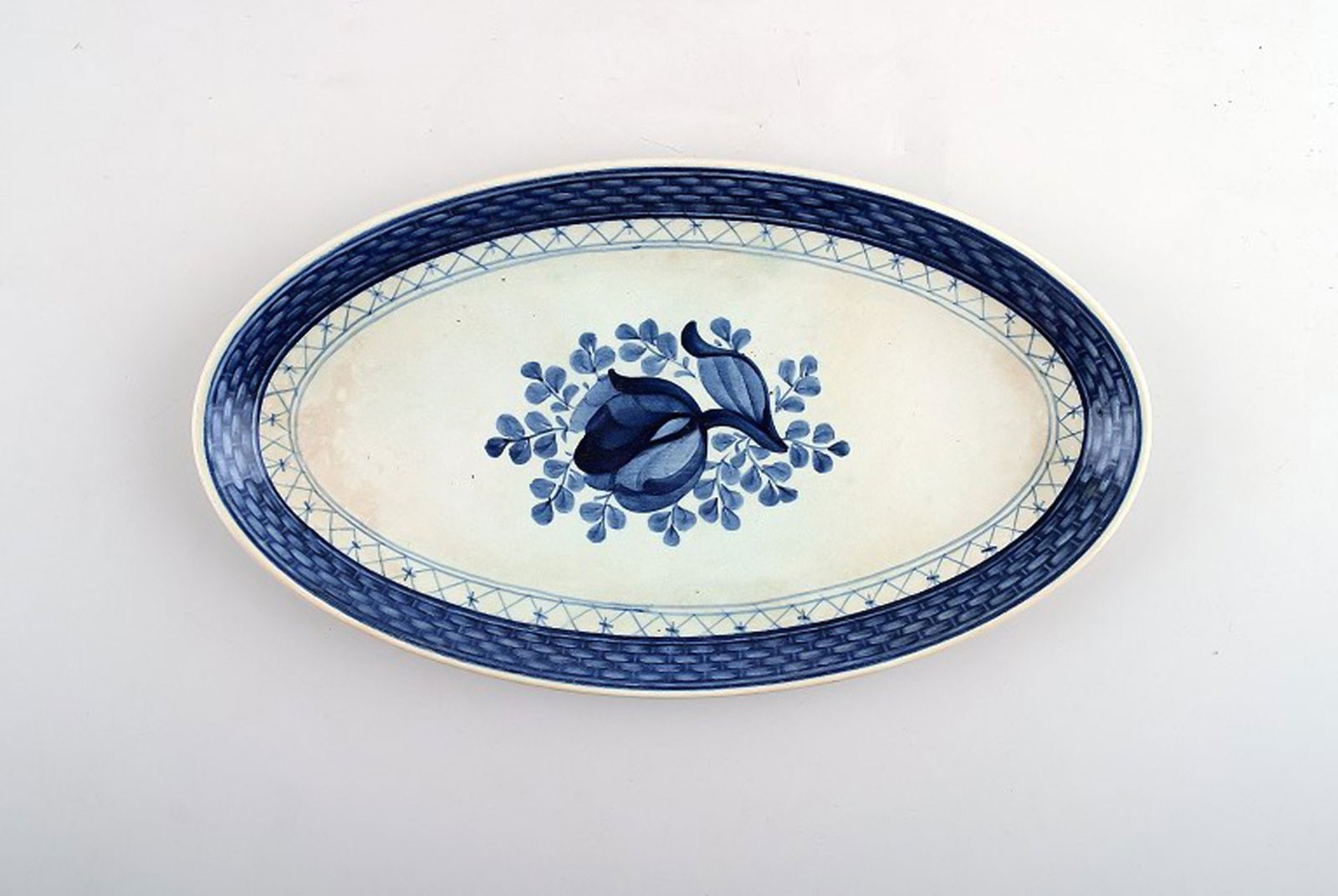 Royal Copenhagen / Aluminia Tranquebar, small plate / dish. Decoration number 11/1094.: Title: Royal Copenhagen / Aluminia Tranquebar, small plate / dish. Decoration number 11/1094. Description: Royal Copenhagen / Aluminia Tranquebar, small plate / dish. Decoration number 11/1094. 1st.