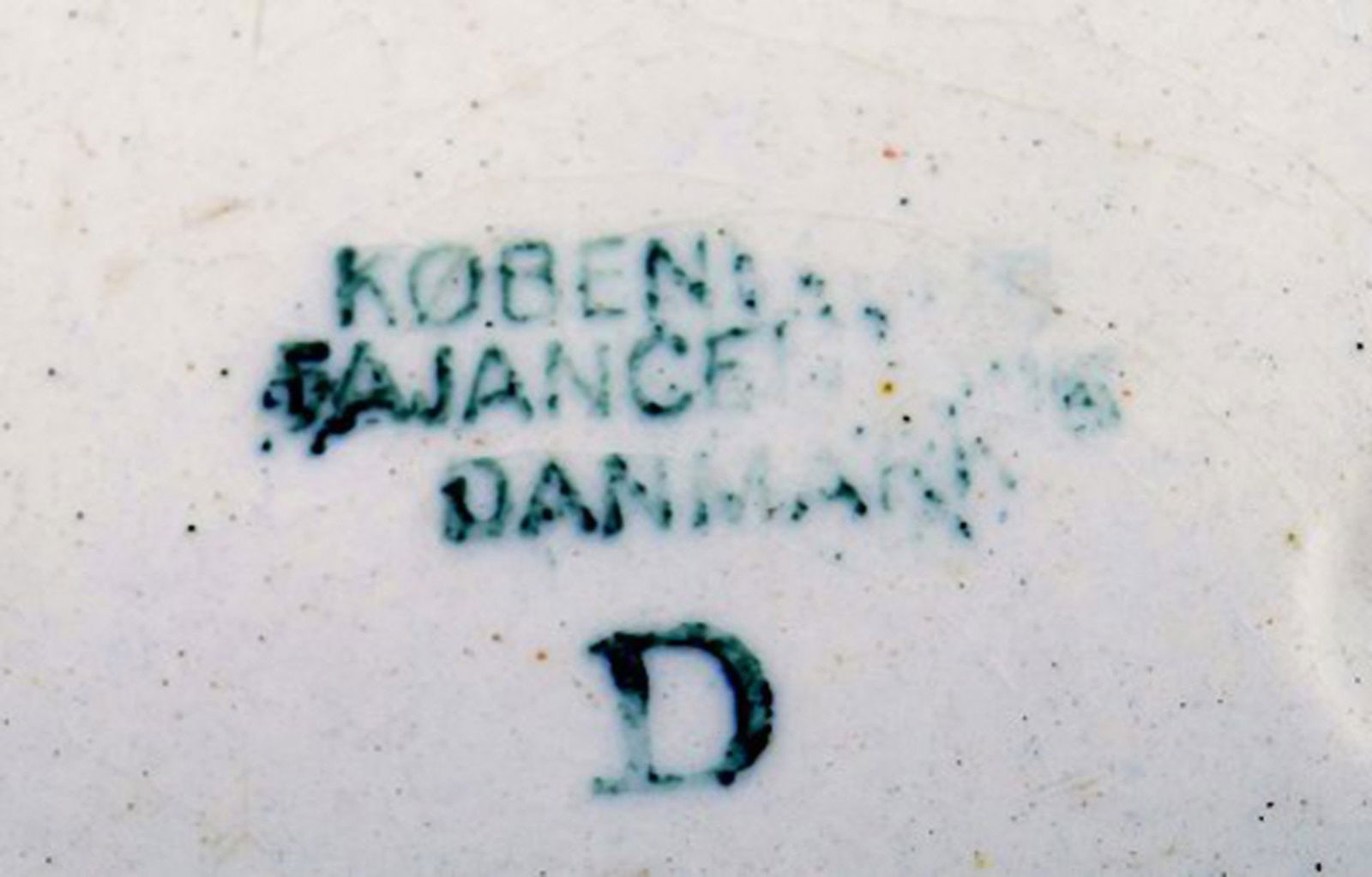 Peacock from Copenhagen faience / Aluminia. Flat plate in earthenware. 6 pieces in stock. - 4