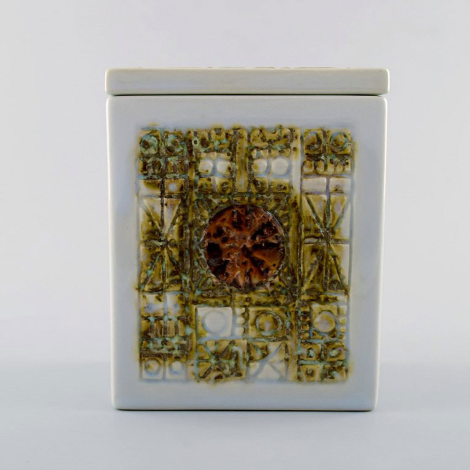 Tenera lidded jar in faience by Kari Christensen for Aluminia.: Title: Tenera lidded jar in faience by Kari Christensen for Aluminia. Description: Tenera lidded jar in faience by Kari Christensen for Aluminia. 1960 s. 1. factory quality. In perfect condition.