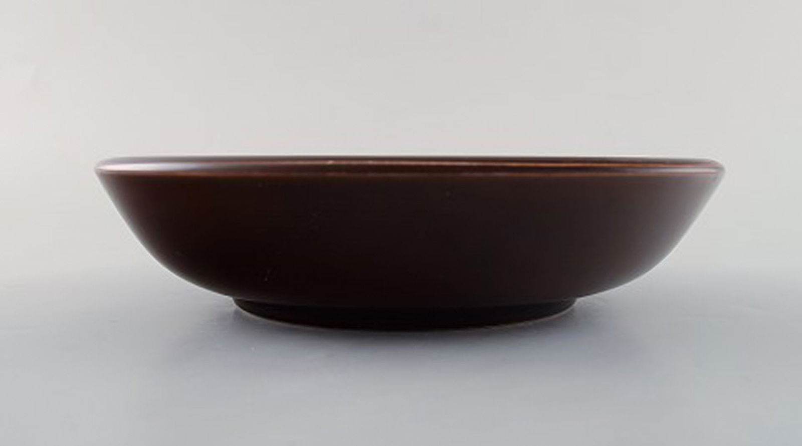 Nils Thorsson for Aluminia. "Marselis" faience bowl with geometric pattern in beautiful ox blood - 3