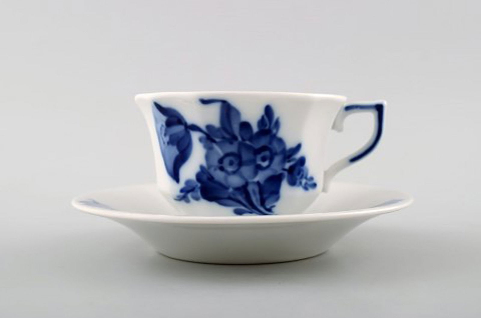 5 sets of Royal Copenhagen Blue Flower Angular, espresso cups (mocca cups). - 2