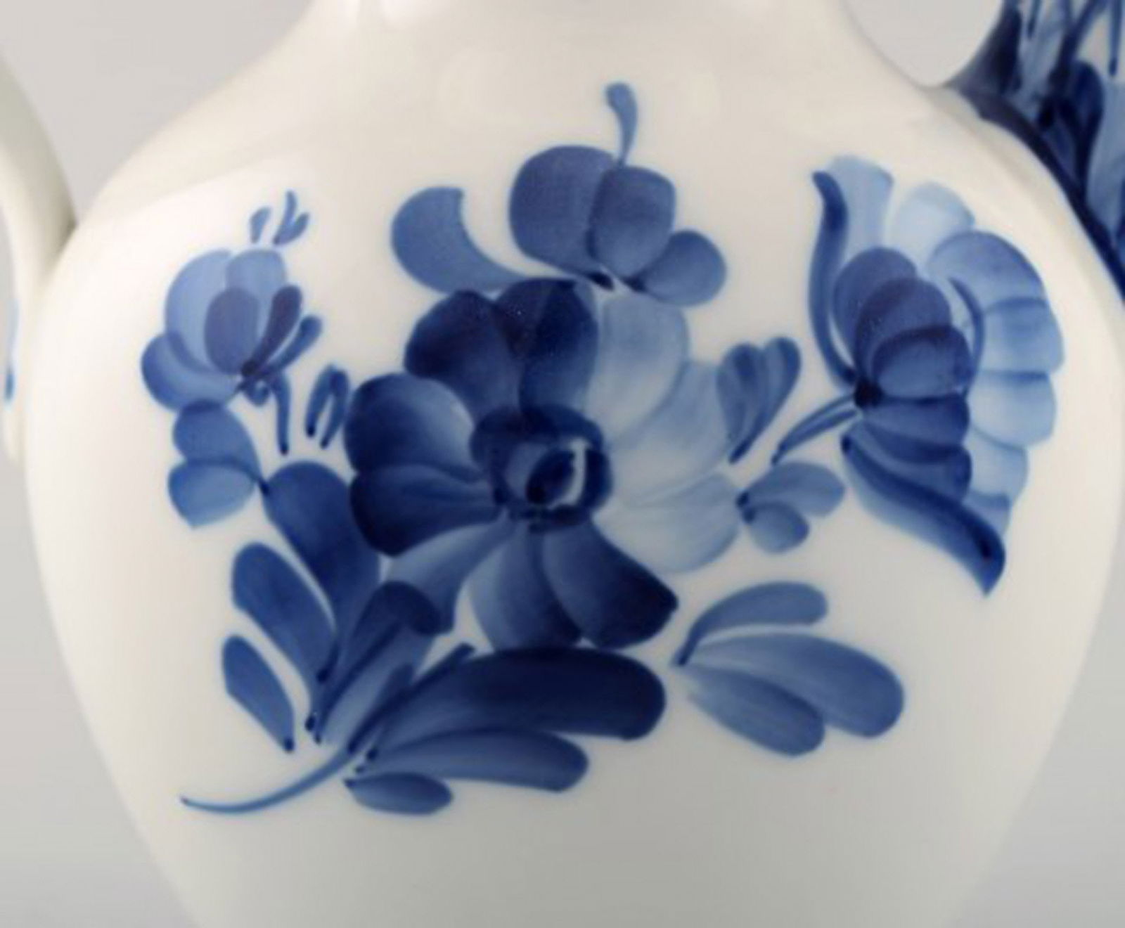 Royal Copenhagen Blue Flower Braided 10/8034 coffee pot. - 5