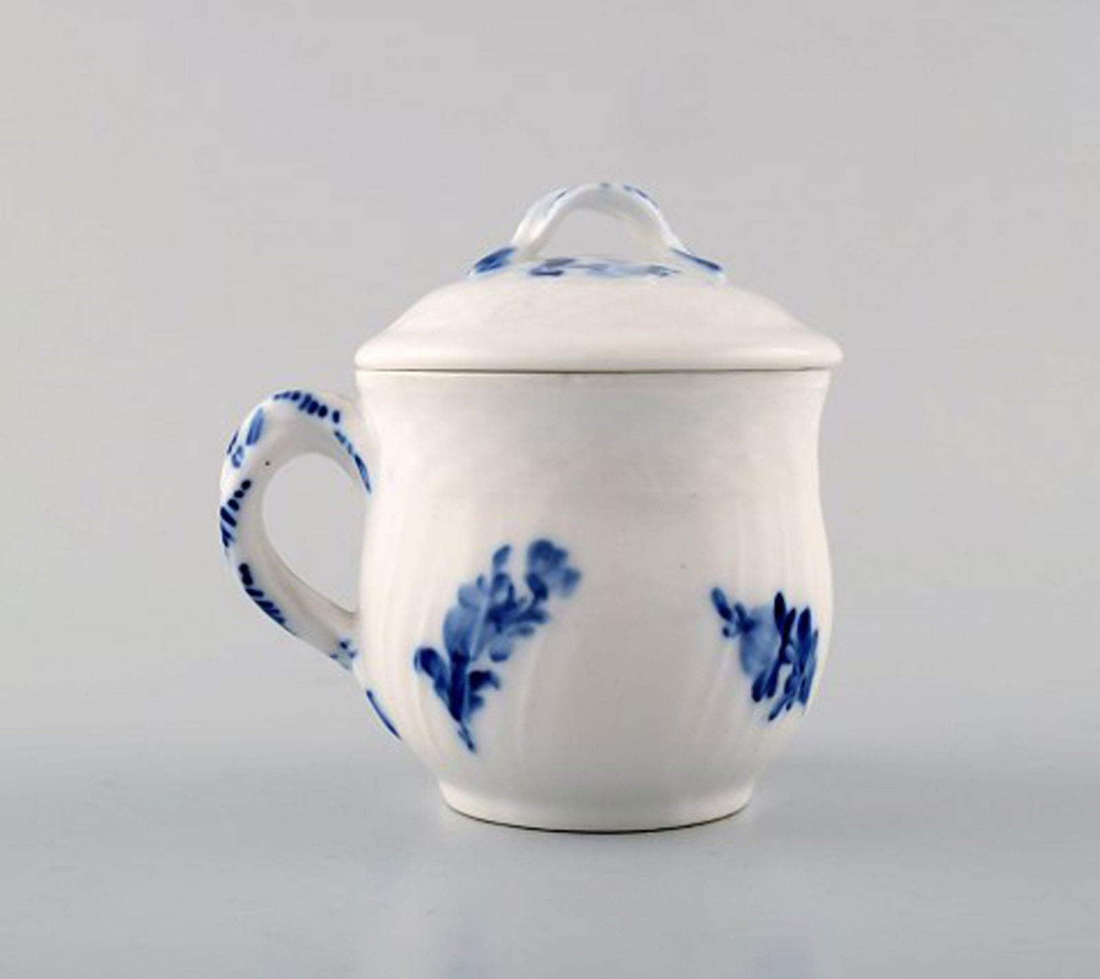 Royal Copenhagen Blue Flower braided, set of 4 cream cups. - 3