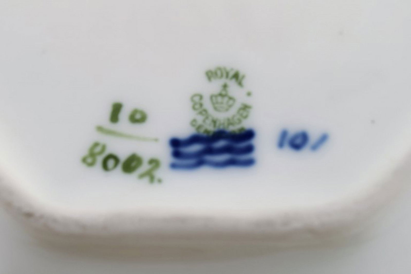 Blue flower braided leaf-shaped dish from Royal Copenhagen. - 4