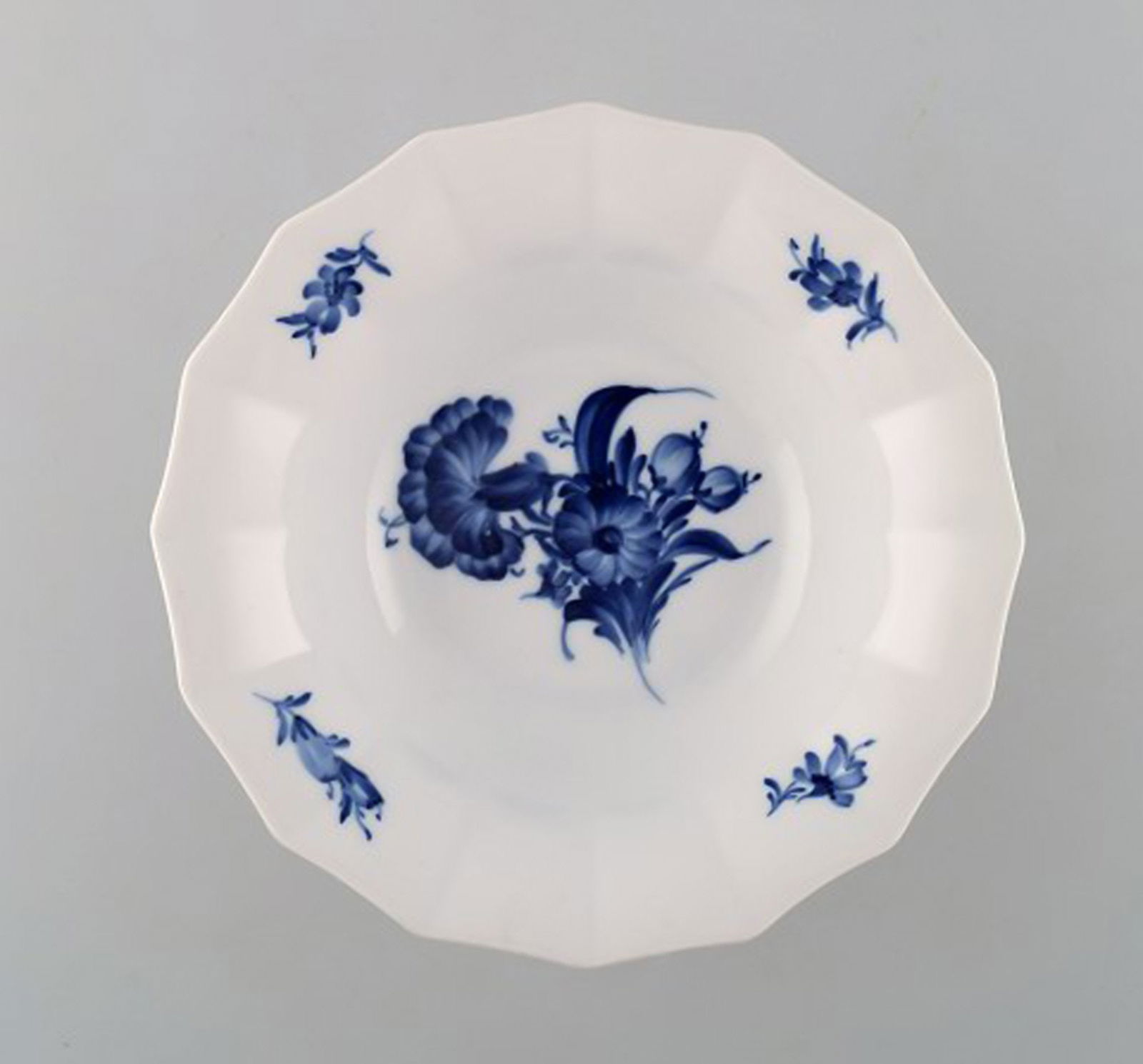 Royal Copenhagen. Blue flower angular bowl/compote. Decoration number 10/8537. - 3