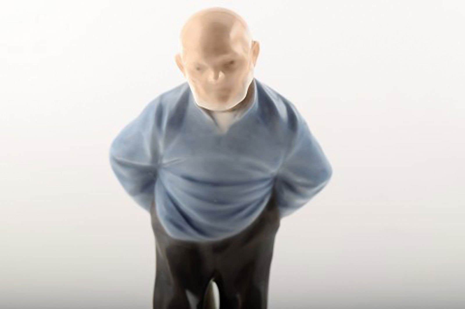 Rare Royal Copenhagen Porcelain figurine number 1001, older man. - 3