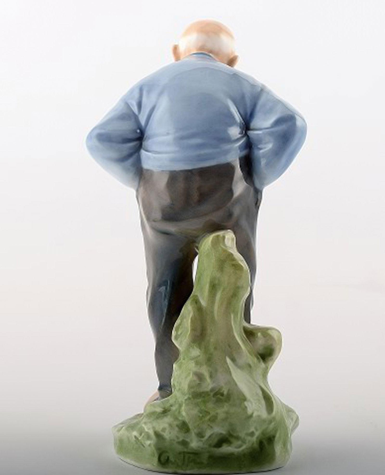 Rare Royal Copenhagen Porcelain figurine number 1001, older man. - 4