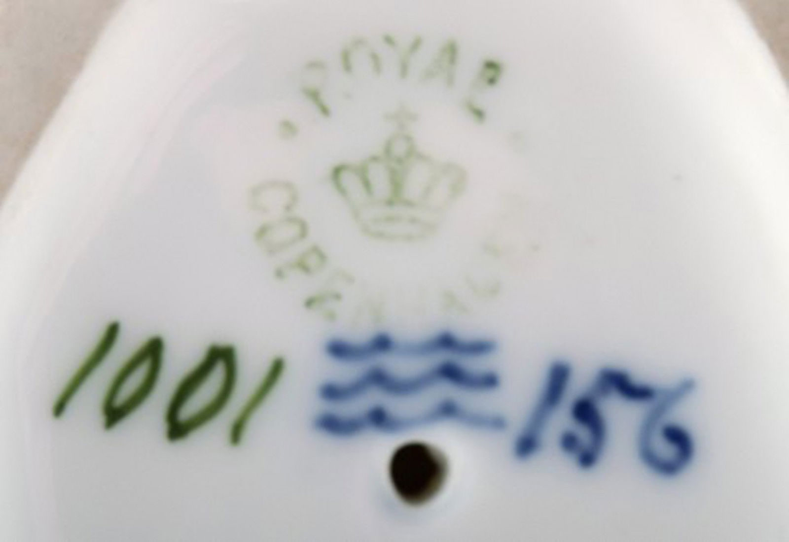 Rare Royal Copenhagen Porcelain figurine number 1001, older man. - 5