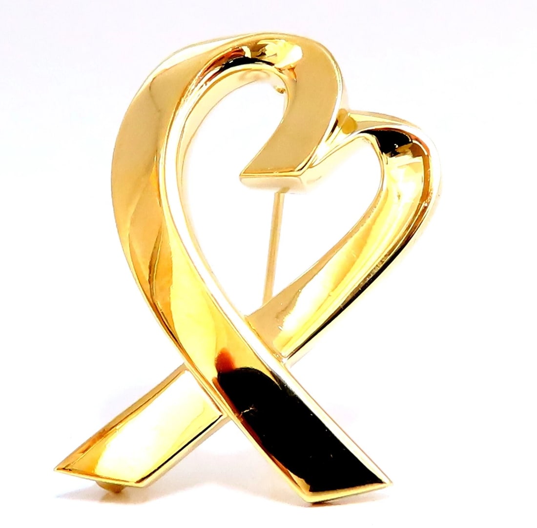 Authentic Tiffany Paloma Picasso Heart Pin 18kt**: Title: Authentic Tiffany Paloma Picasso Heart Pin 18kt** Description: MAGNIFICENT JEWELS Designer Tiffany Heart Gold pin. 32 x 23mm 18kt. yellow gold 9.6 grams All Items come with a Free White