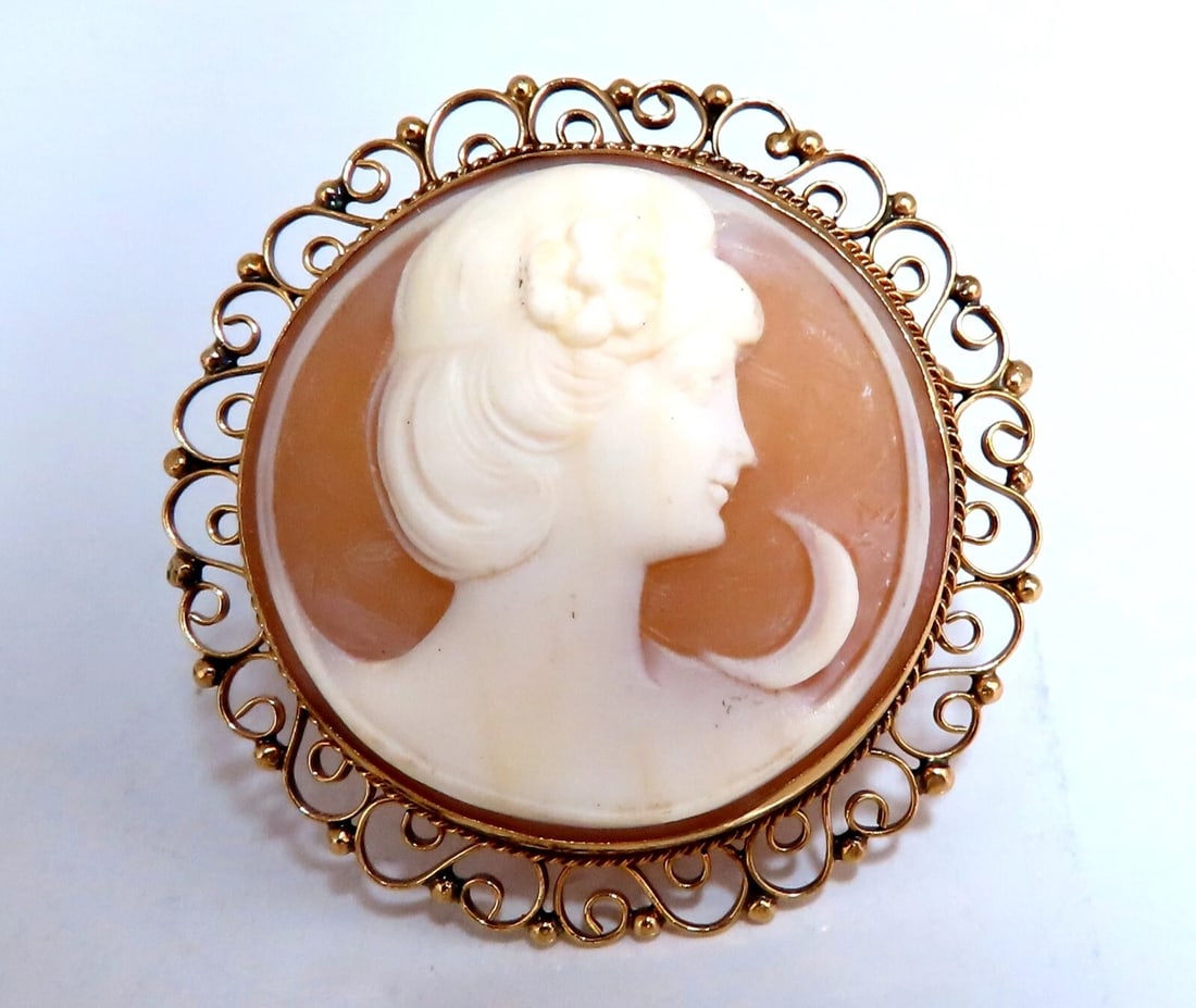 14kt Gold Cameo Gold Pin Circular Moon Crescent**: Title: 14kt Gold Cameo Gold Pin Circular Moon Crescent** Description: Vintage Cameo Pin Very Well Made 1.75 inch diameter cameo 1.35 inches diameter 14kt. yellow gold 11 Grams. All Items come with