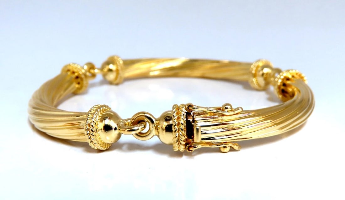 Byzantine Style Three Arched Bracelet 18kt 24.8 Grams 7 inch**: Title: Byzantine Style Three Arched Bracelet 18kt 24.8 Grams 7 inch** Description: Three Arched Link Bracelet Byzantine Candy cane twist pattern Durable, Well Made 18kt. yellow gold 24.8 Grams. 7