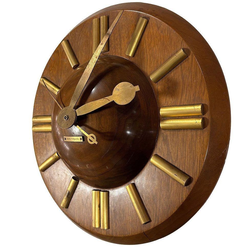 Early Mid-century "Plaza" E931-003 Wall Clock in Walnut by Seth Thomas - 9