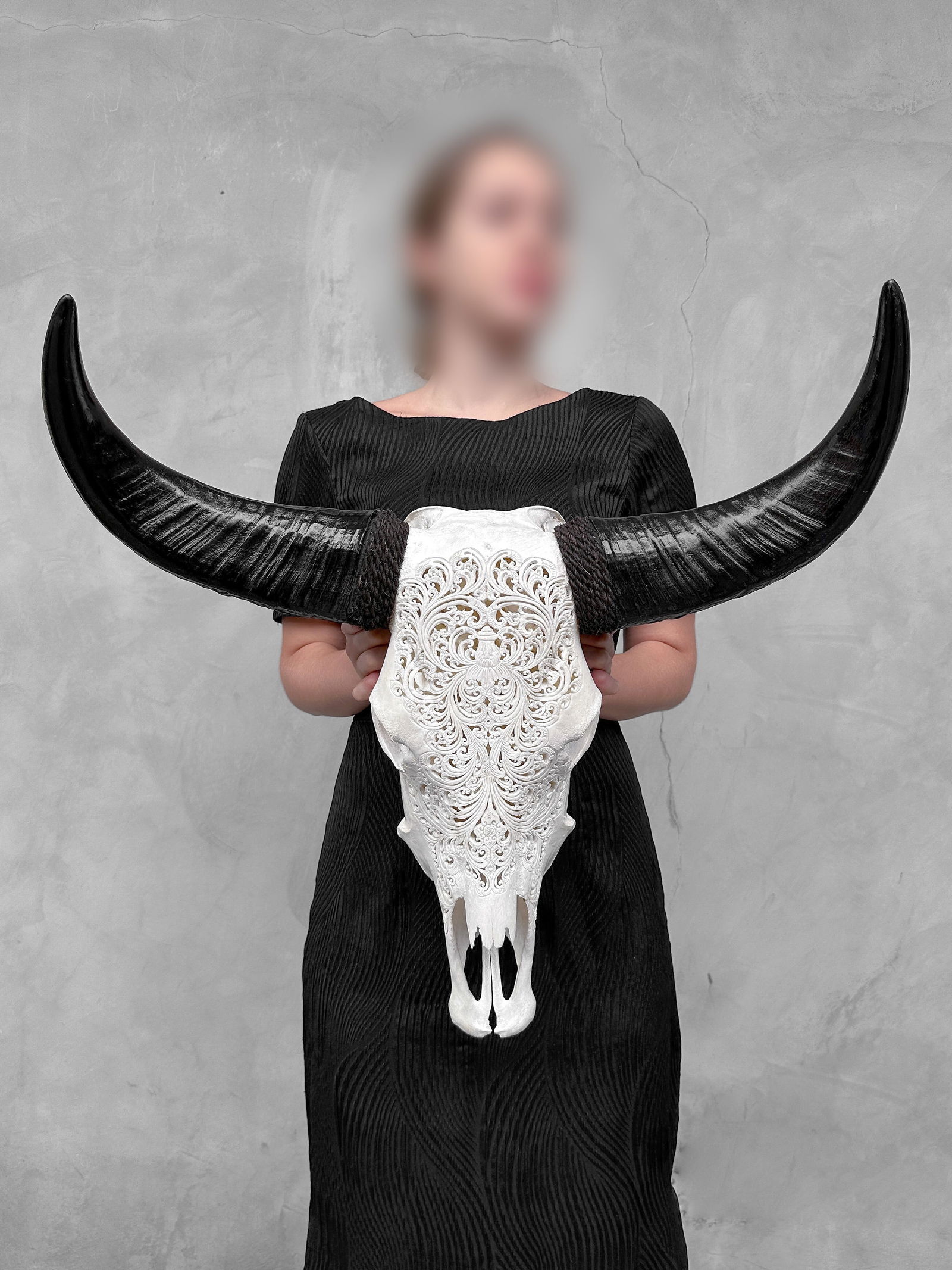 White buffalo skull - Small lotus motif: Title: White buffalo skull - Small lotus motifMaker:UnknownOrigin: IndonesiaDate/Period:2025Materials:Bubalus bubalis, Bone, Horn, turquoise gemstonesDimensions:Height: 57 cm / 22.4 inches W: 58 cm