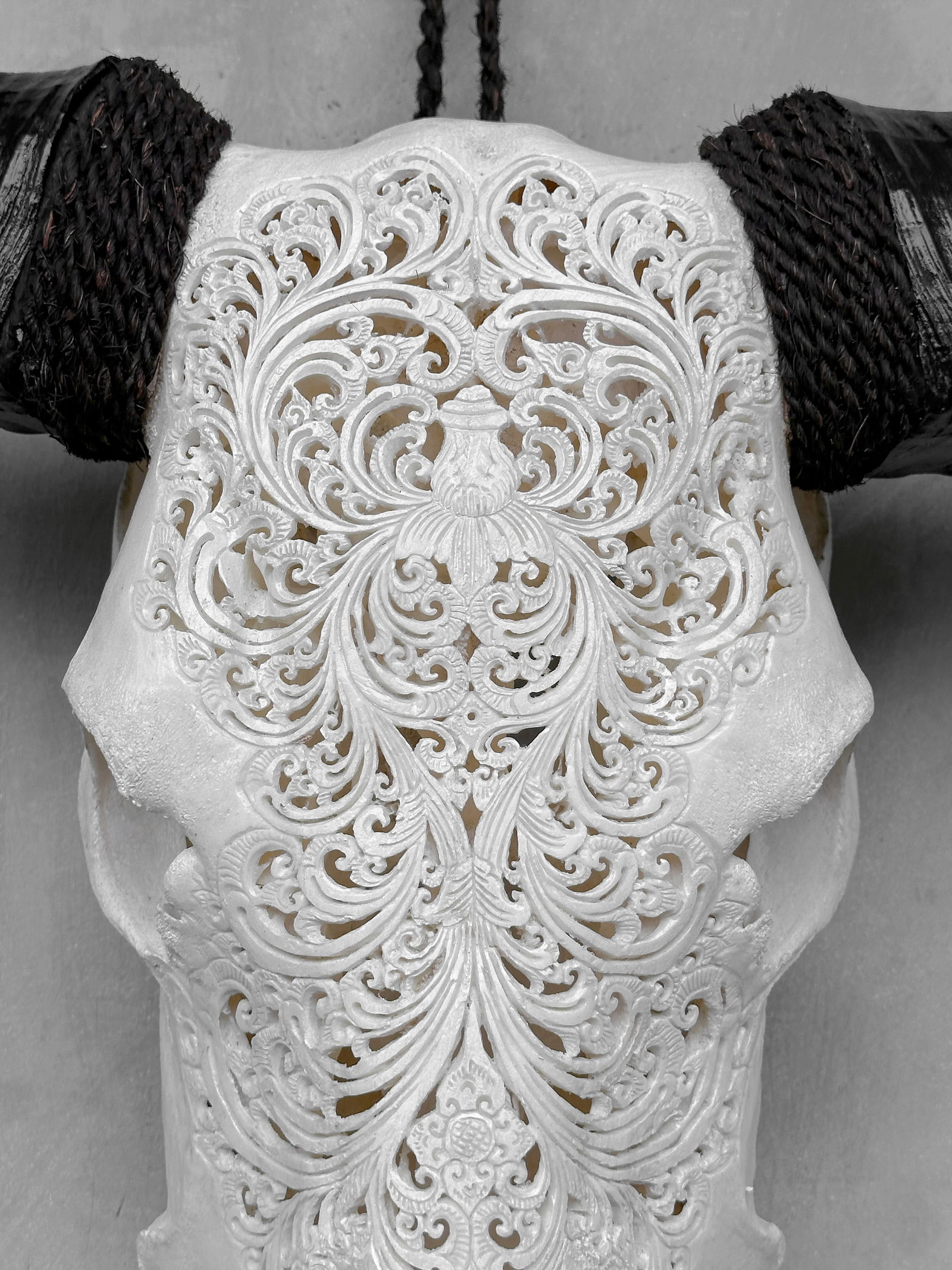 White buffalo skull - Small lotus motif - 3