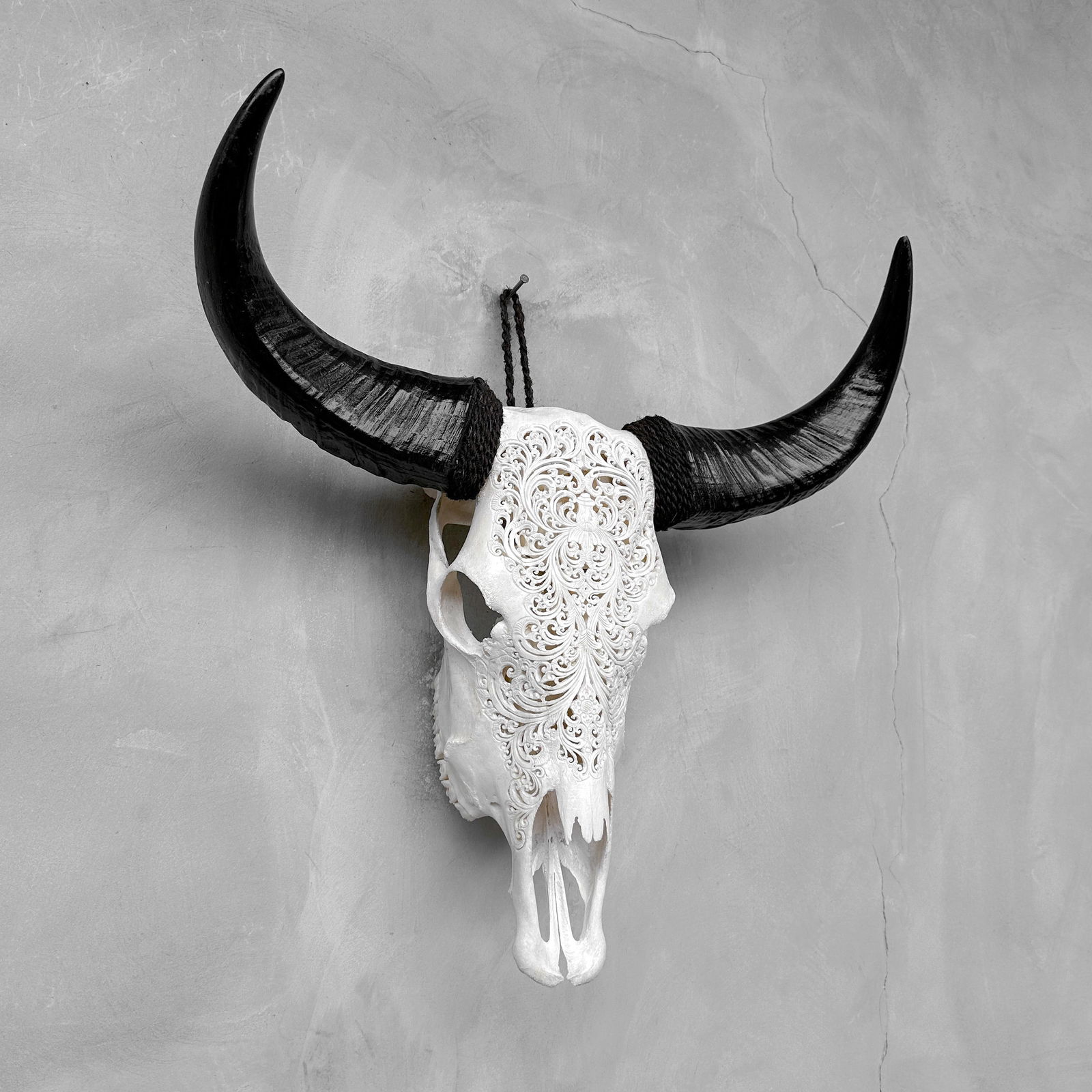 White buffalo skull - Small lotus motif - 5
