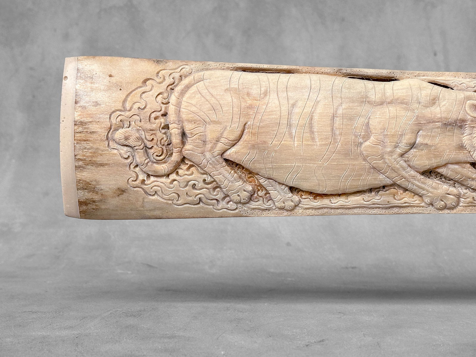An extra large carved swordfish rostrum - Dragon tiger carving - 6