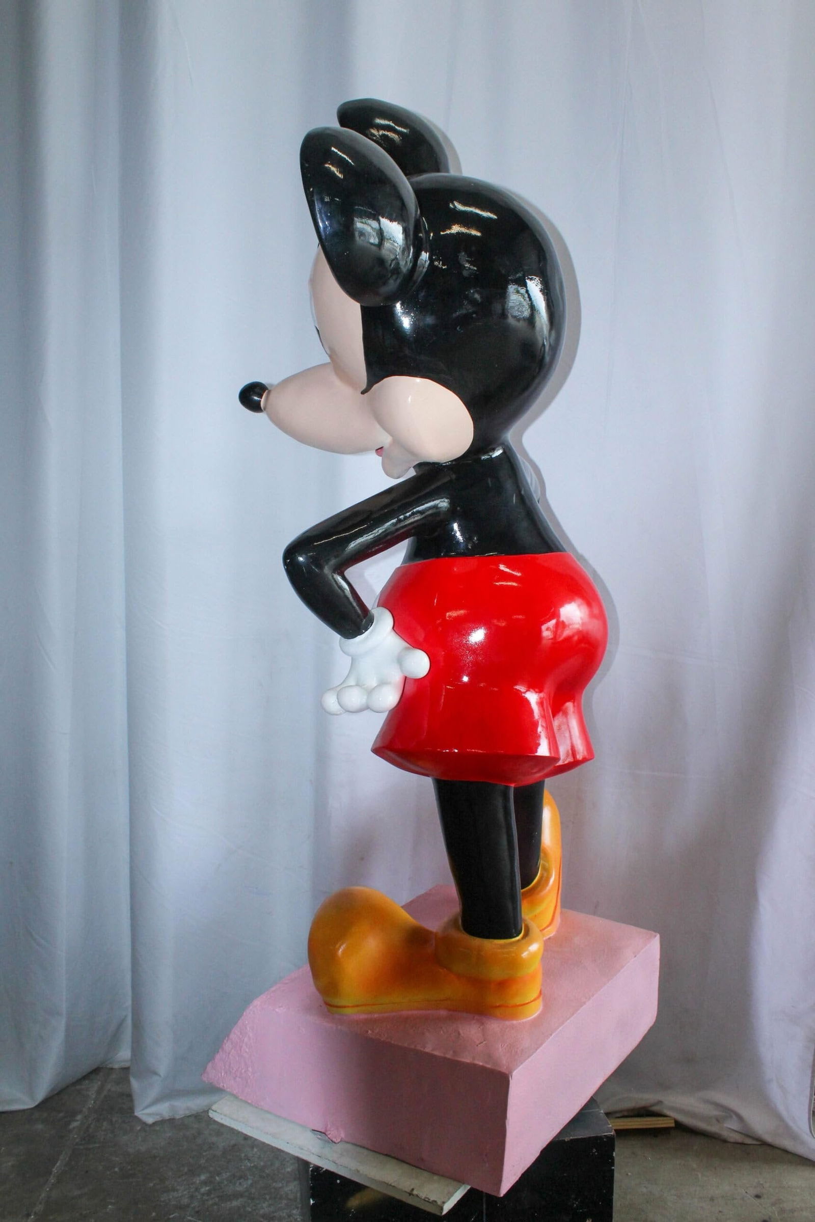 Large Cartoon Mouse Statue Holding Flower Bouquet 35" x 26" x 73"H - 10