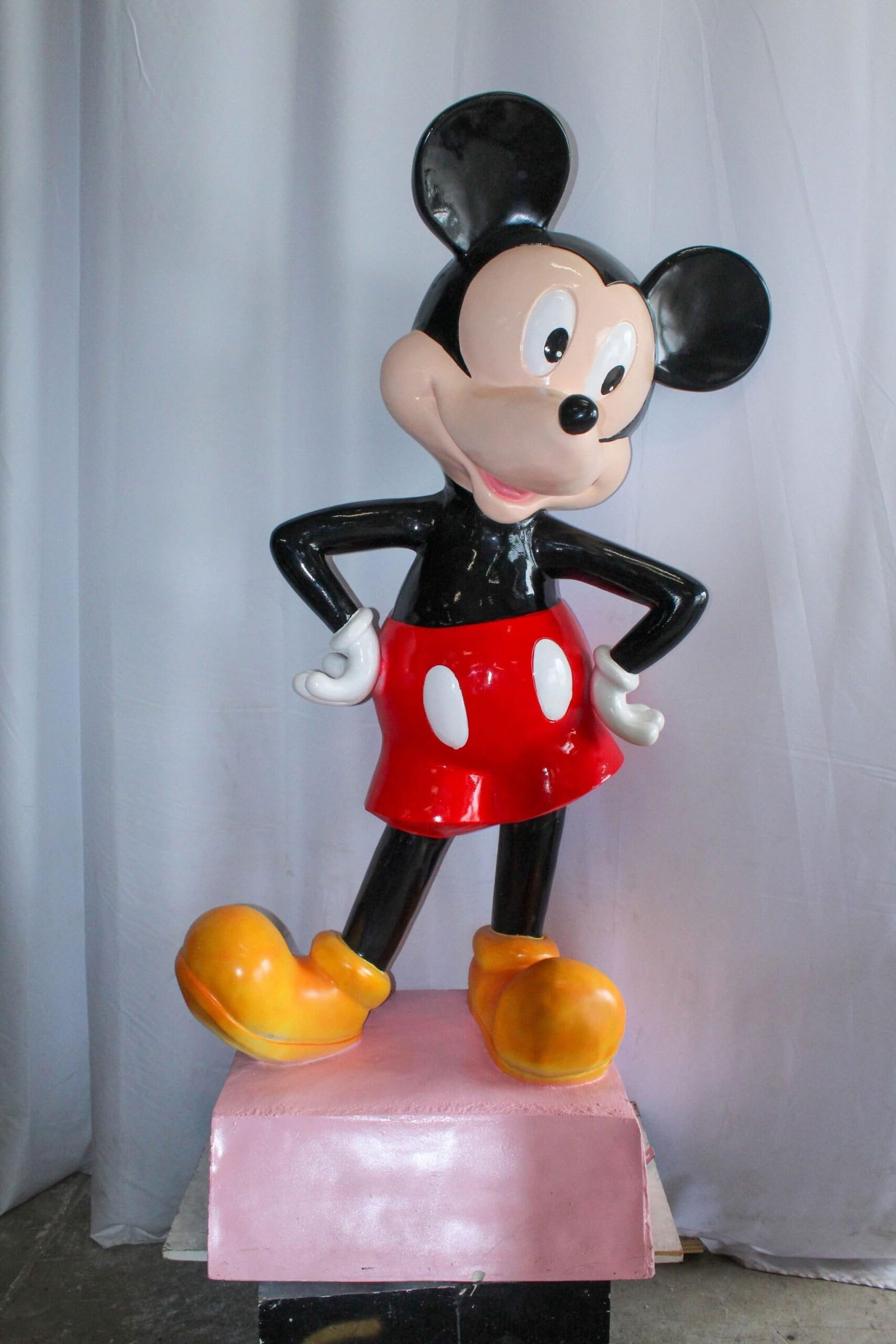 Large Cartoon Mouse Statue Holding Flower Bouquet 35" x 26" x 73"H - 5
